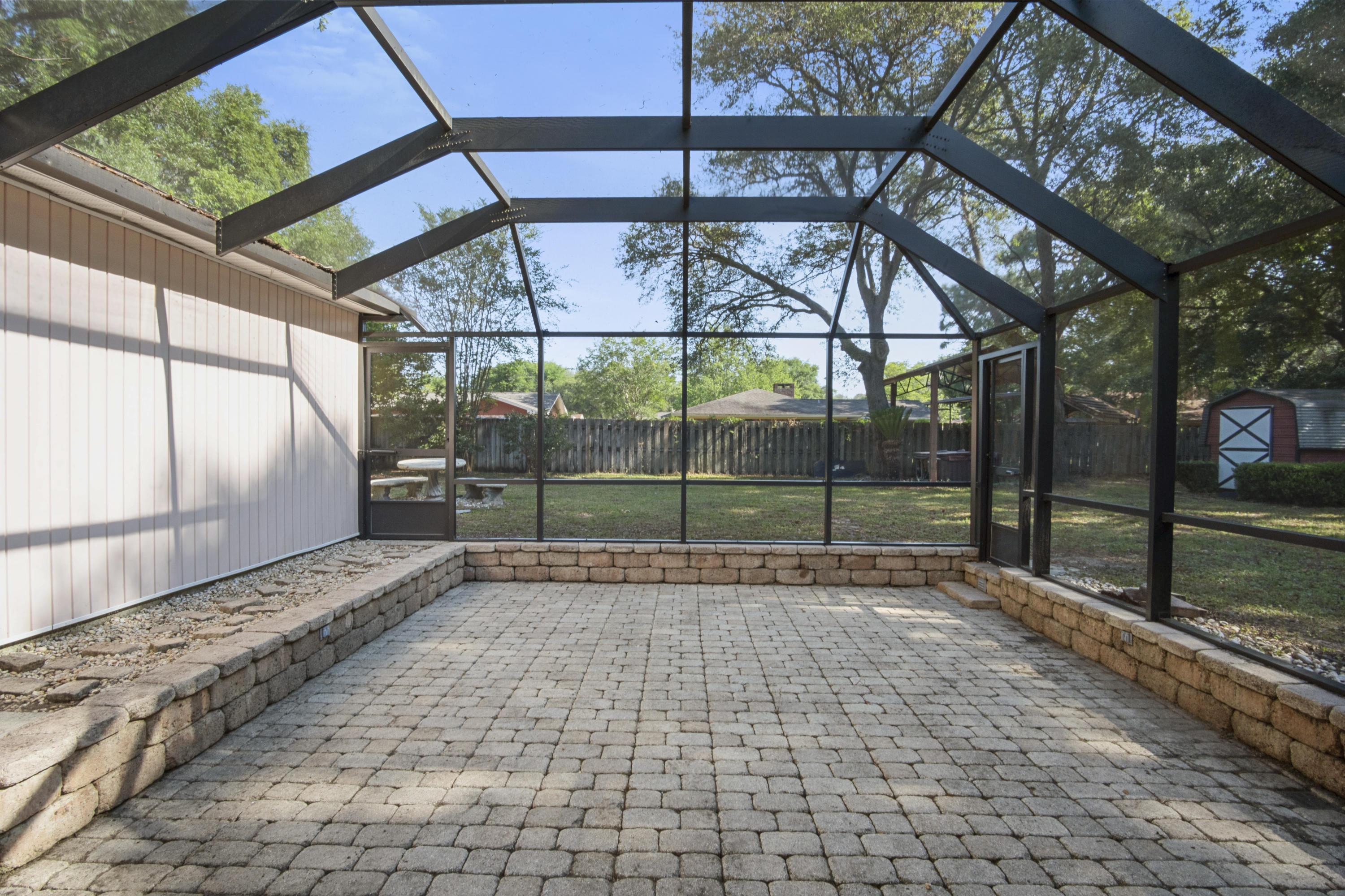 COLLEGE WOOD - Residential