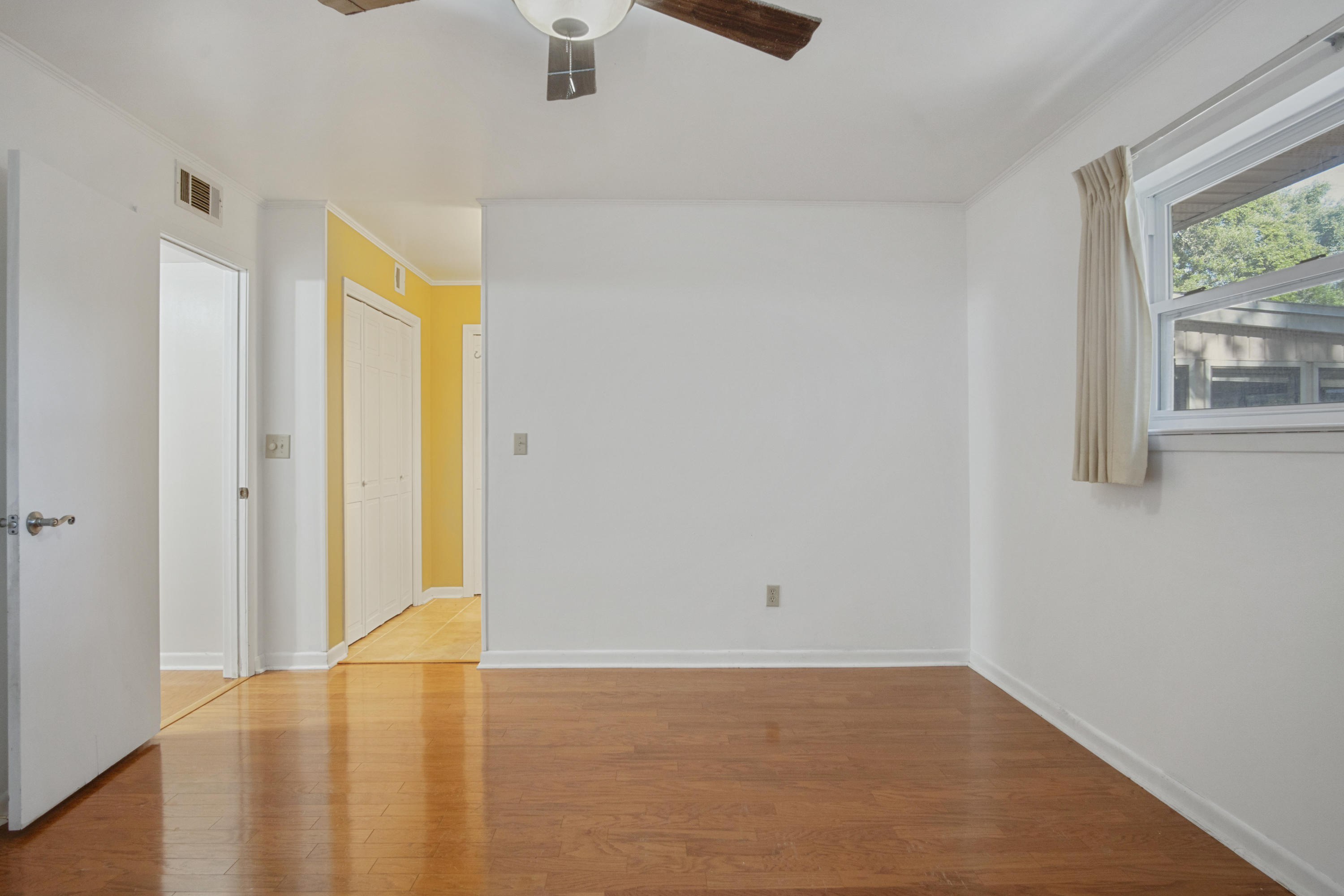 COLLEGE WOOD - Residential