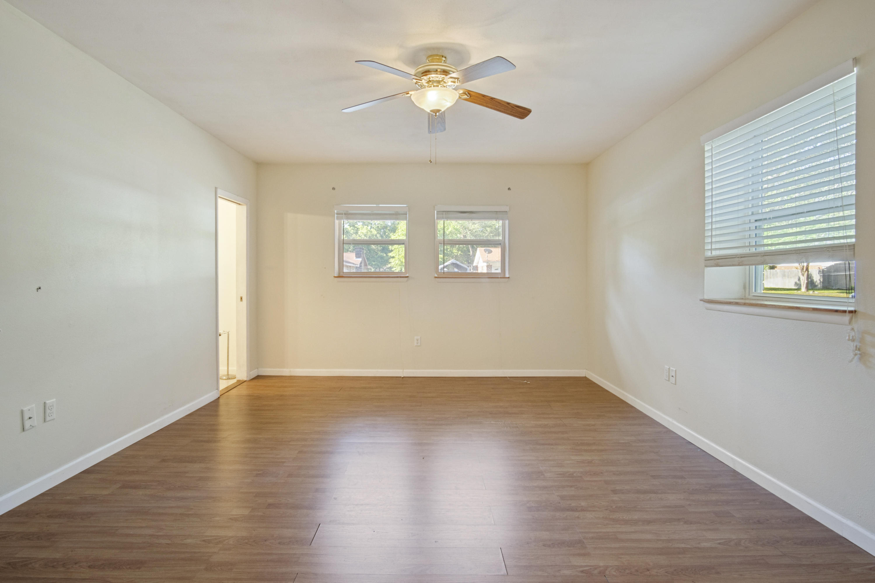 COLLEGE WOOD - Residential