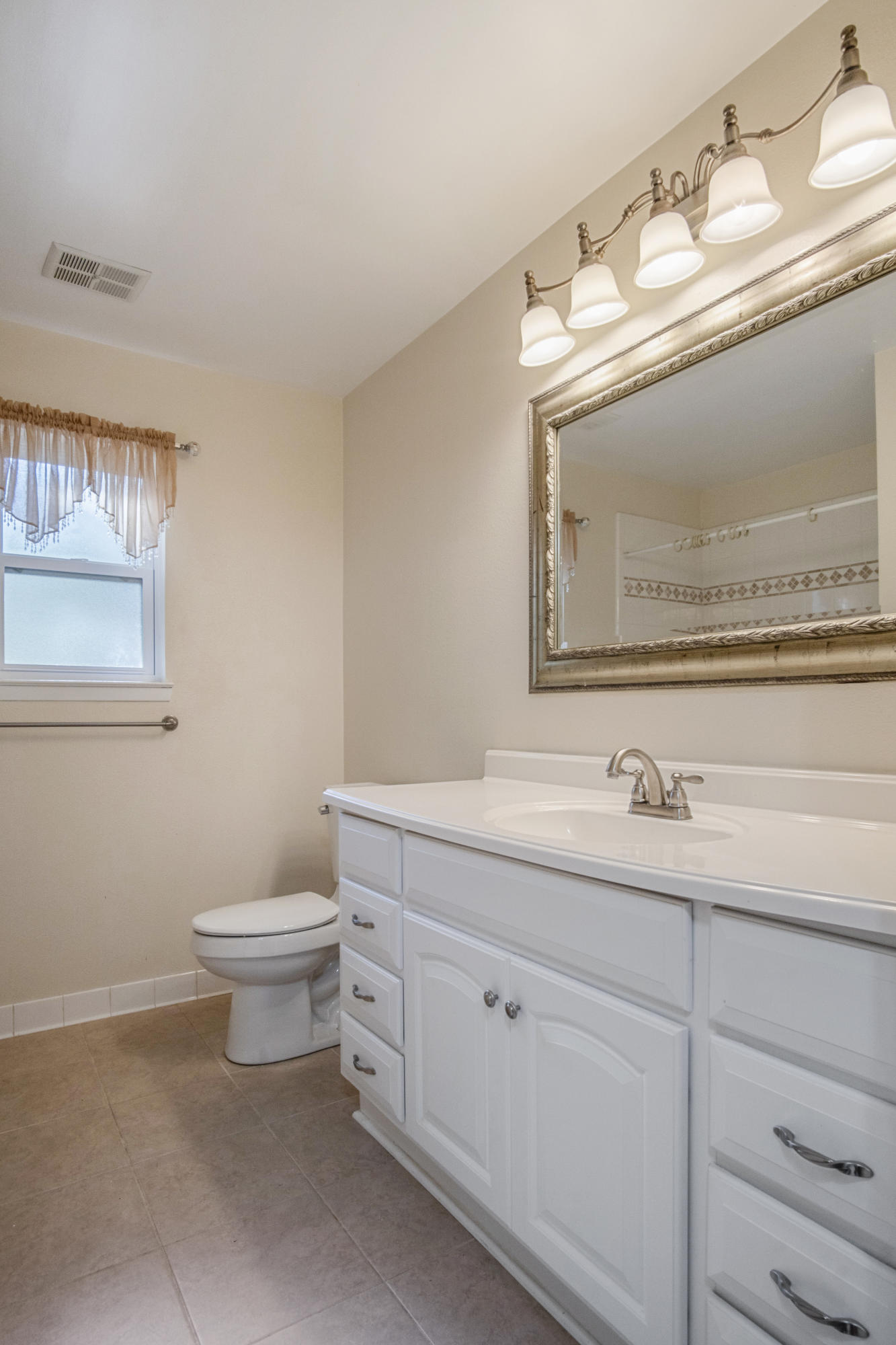 COLLEGE WOOD - Residential