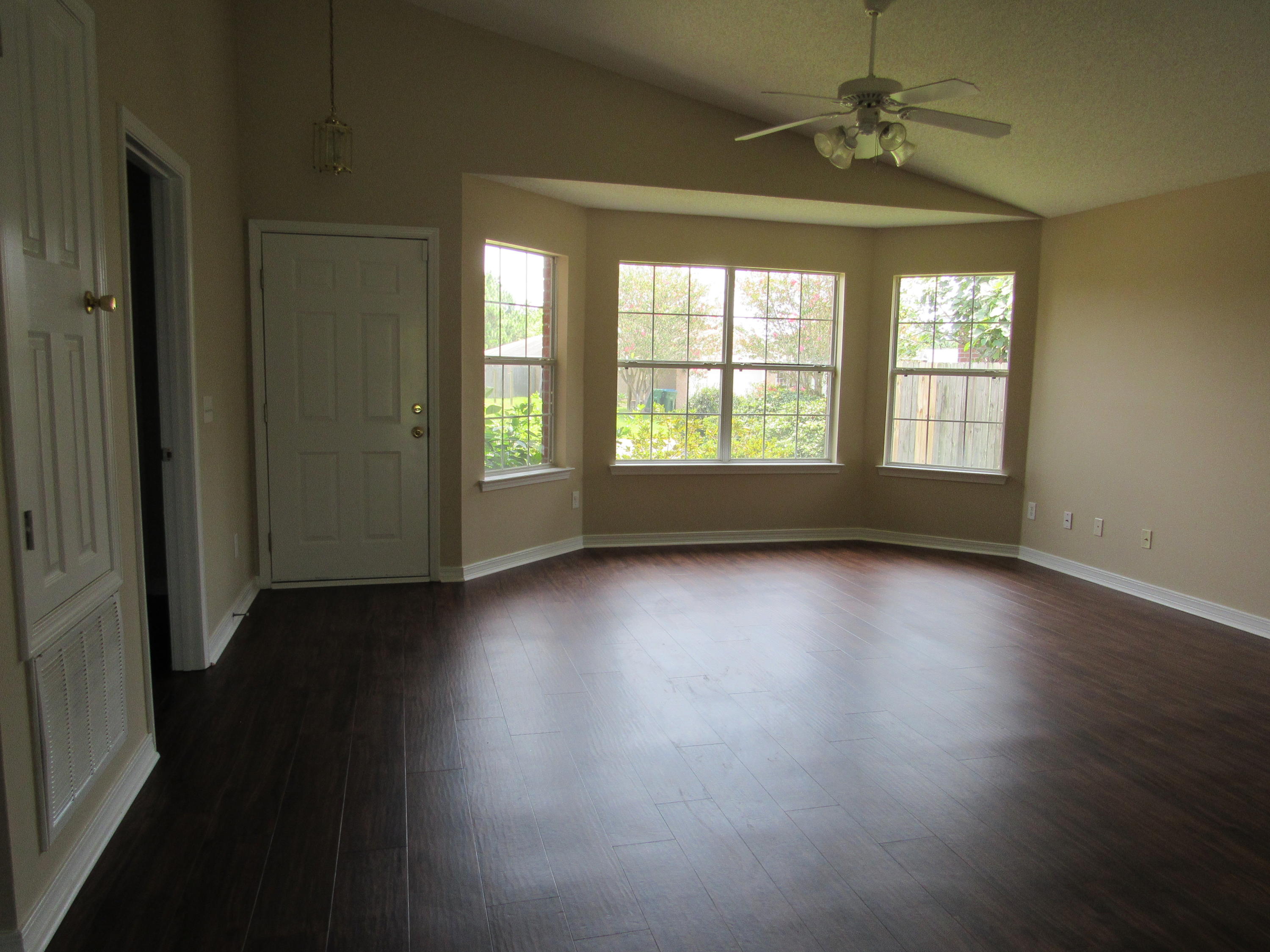 HIDDEN SHORES - Residential