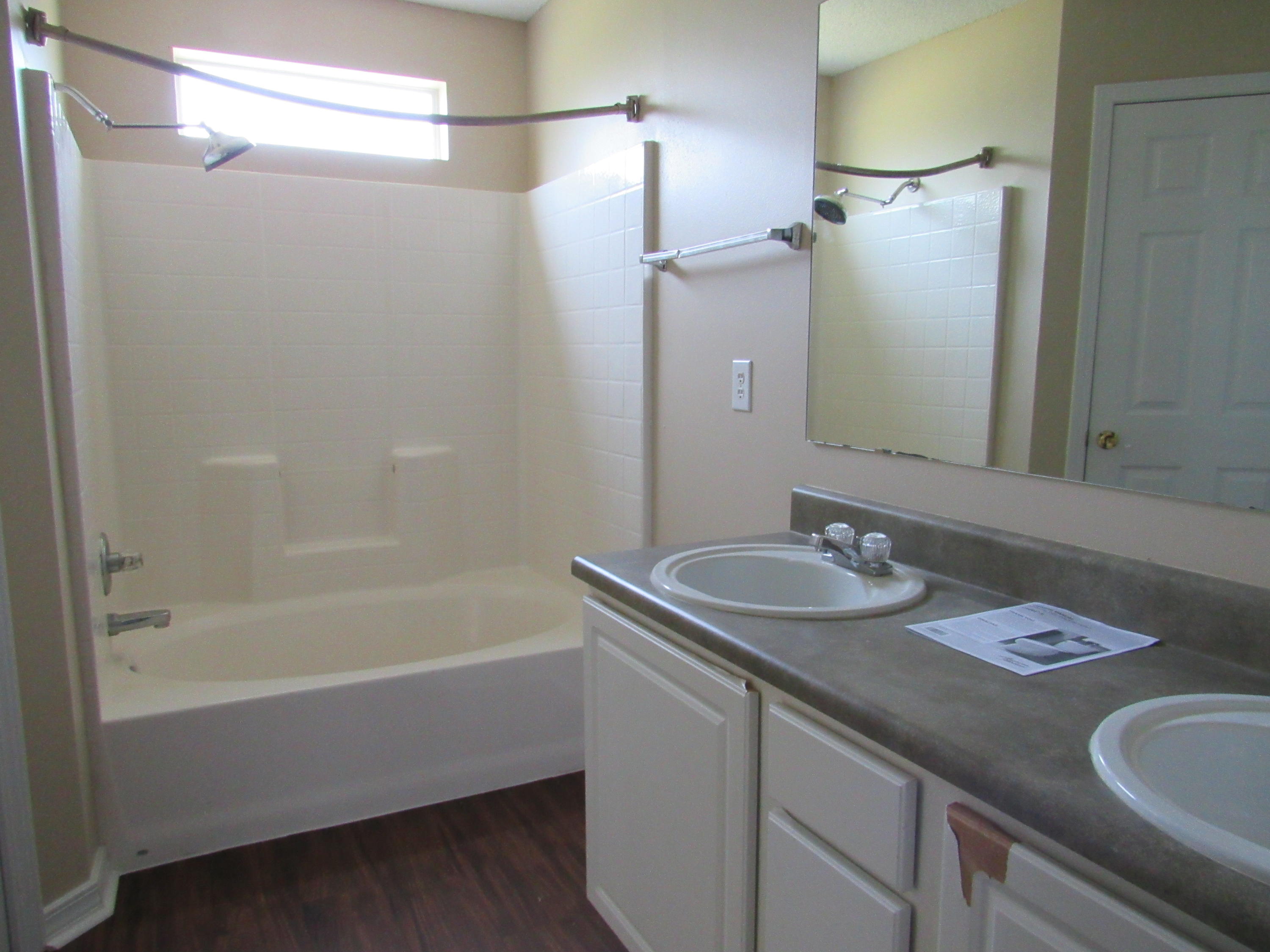 HIDDEN SHORES - Residential