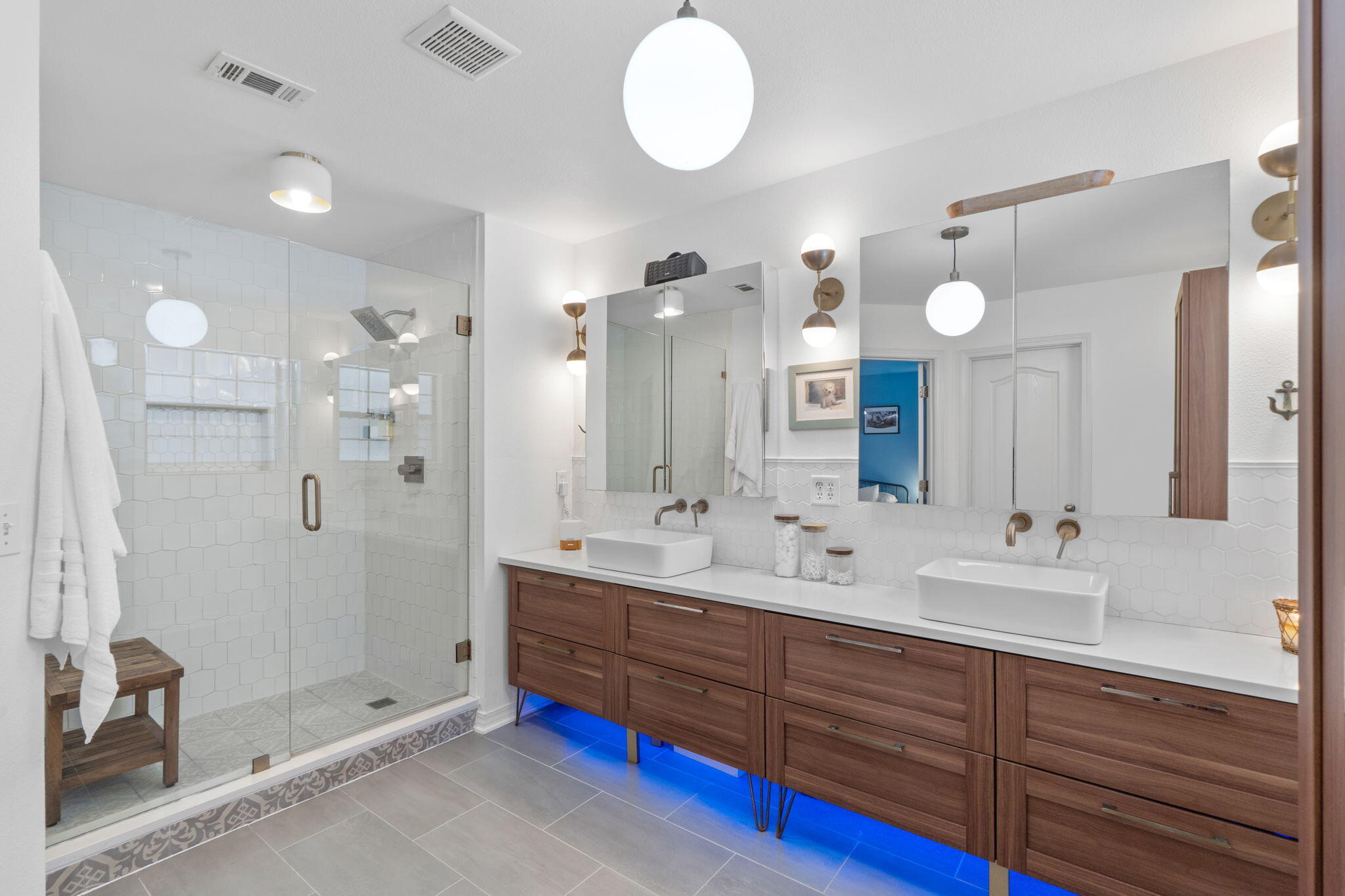 HOLLEY BY THE SEA - Residential