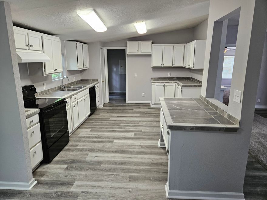 Recently updated, 3 Bedroom 2 Bath Mobile home, located on the southside of Crestview.New Carpeting in the living room and bedrooms, bathrooms updated, walls, ceilings, and base boards have fresh paint.Kitchen cabinets have new paint, Kitchen counters recently tiled.No Refrigerator, No Washer/DryerNo Pets.Contact Bob Stretch for appointment 850-218-6374