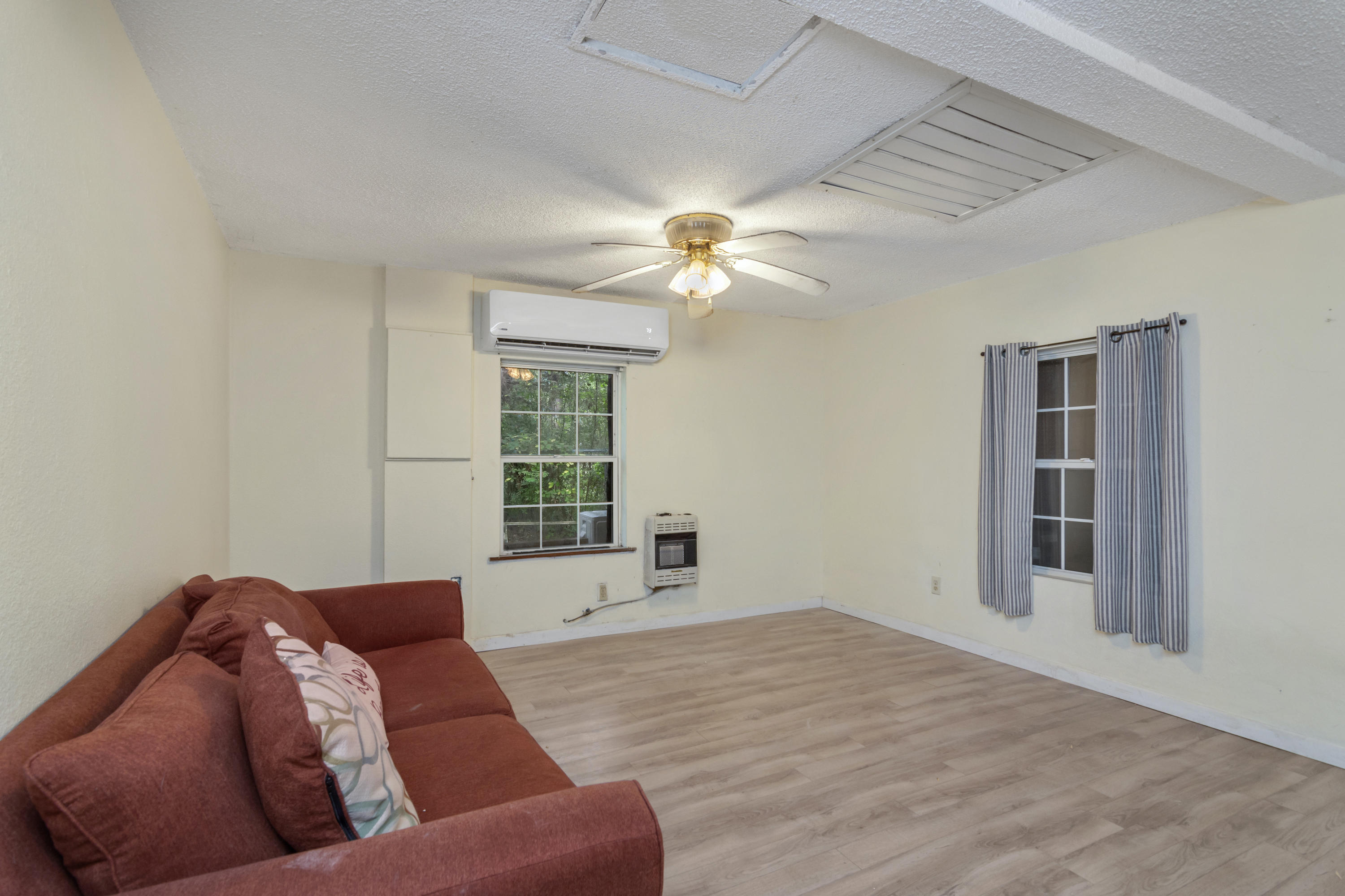 PITTS BAY SHORE - Residential