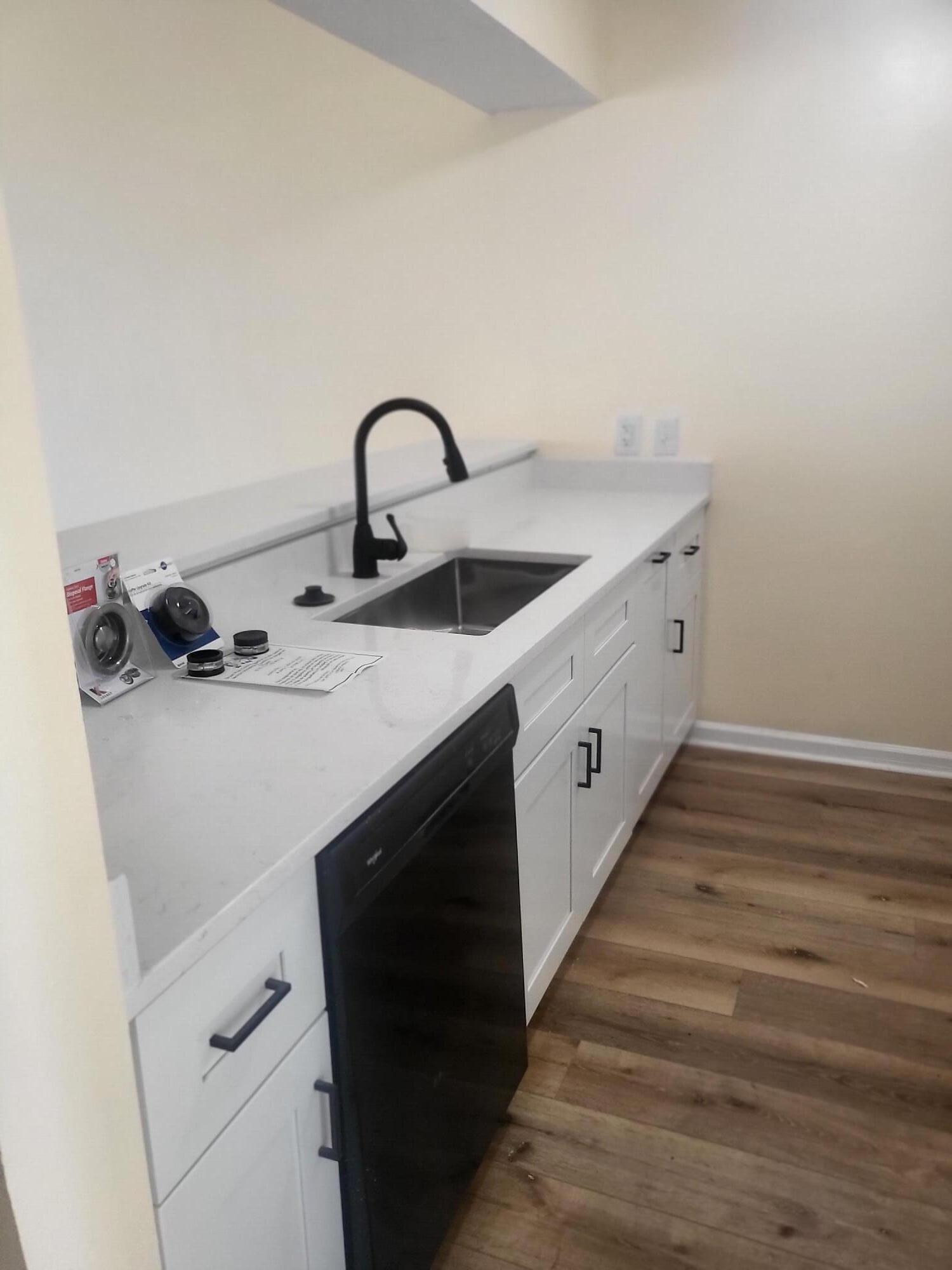 POINTE OF VIEW CONDO. - Residential Lease