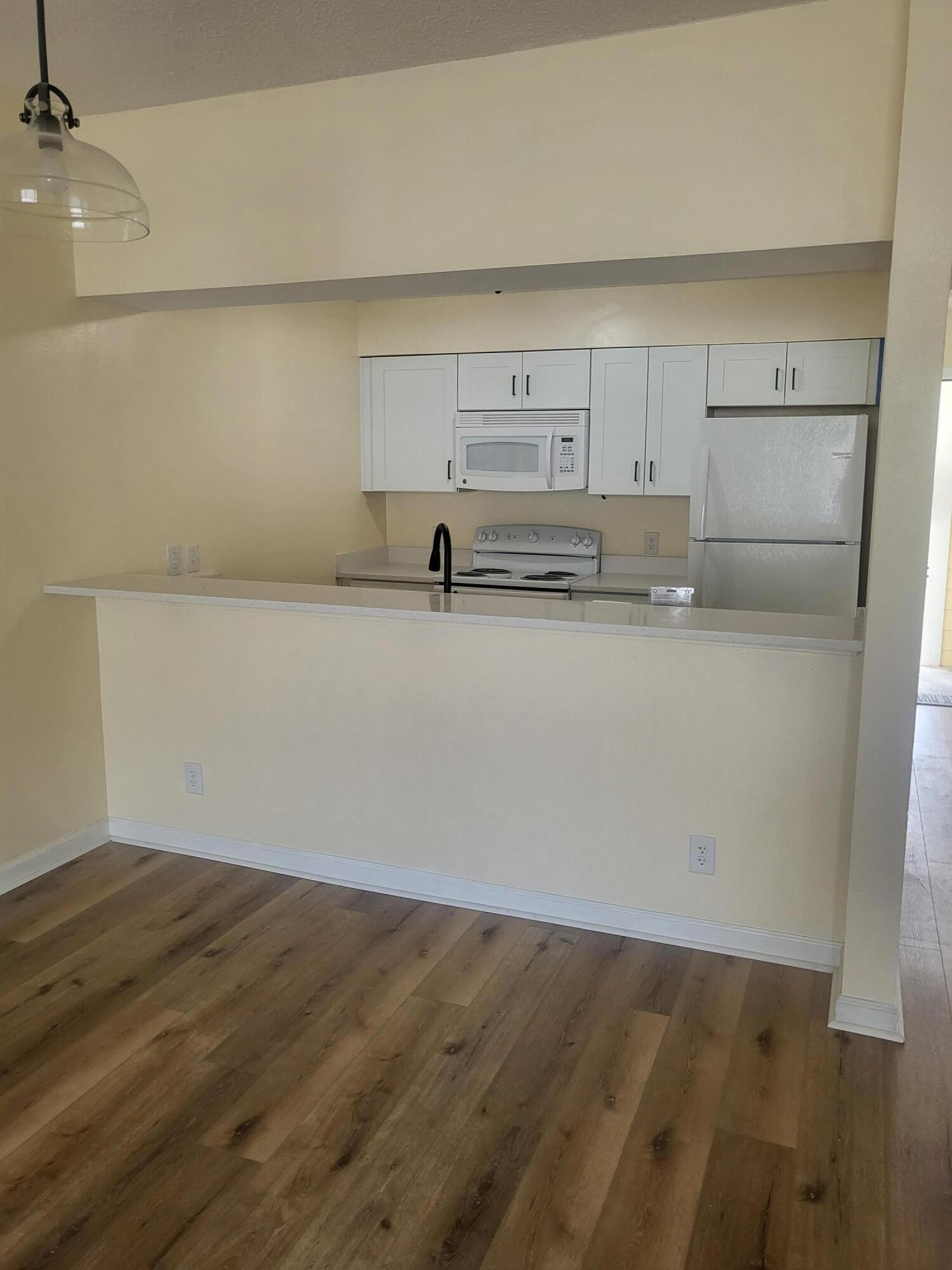 POINTE OF VIEW CONDO. - Residential Lease