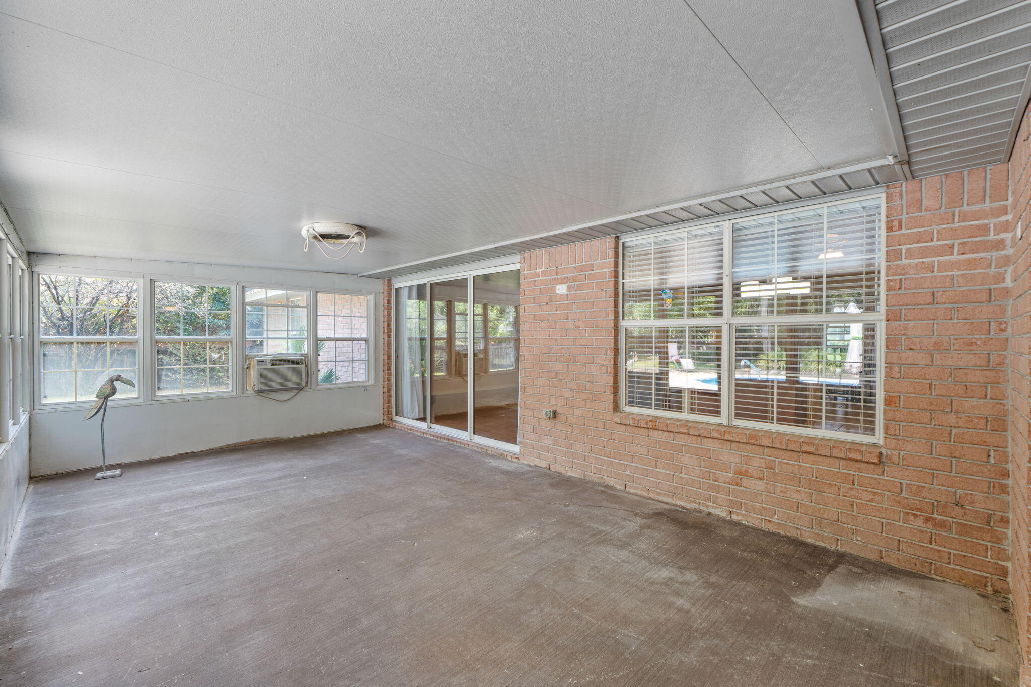 ROBLEDAL ESTATES - Residential