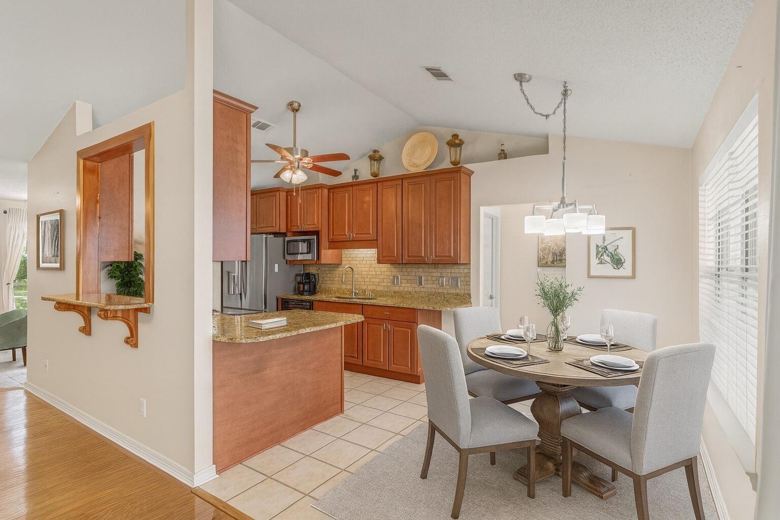 ROBLEDAL ESTATES - Residential