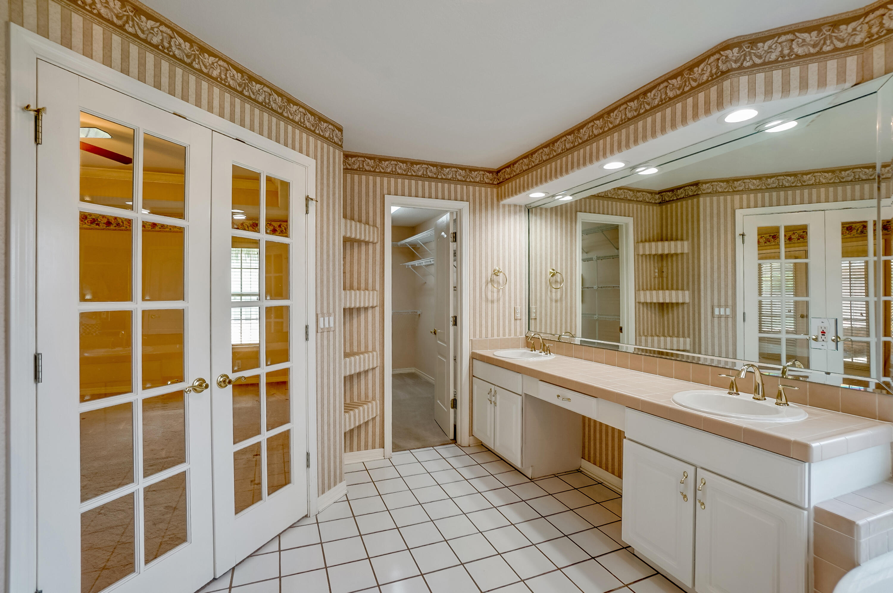 SOUND RETREAT - Residential