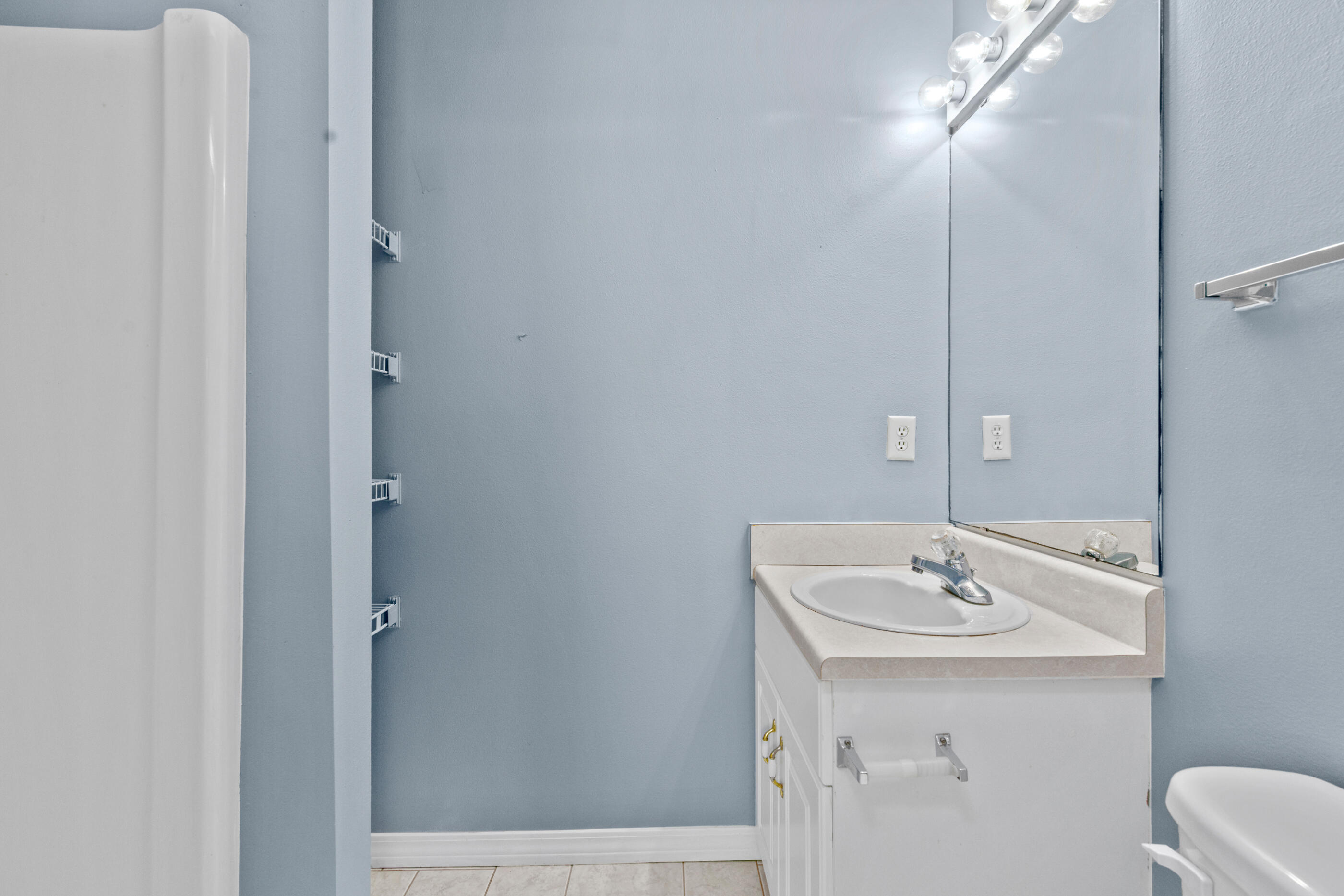 DOMENICAS COVE T/H - Residential