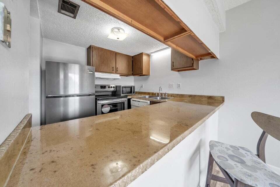 FOUNTAINHEAD CONDO - Residential Lease