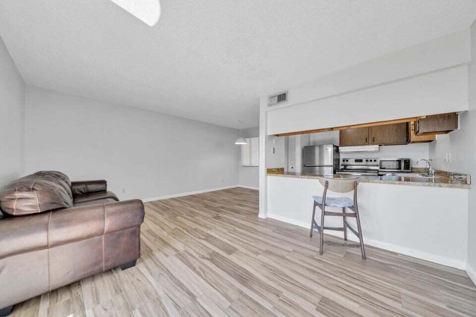 FOUNTAINHEAD CONDO - Residential Lease