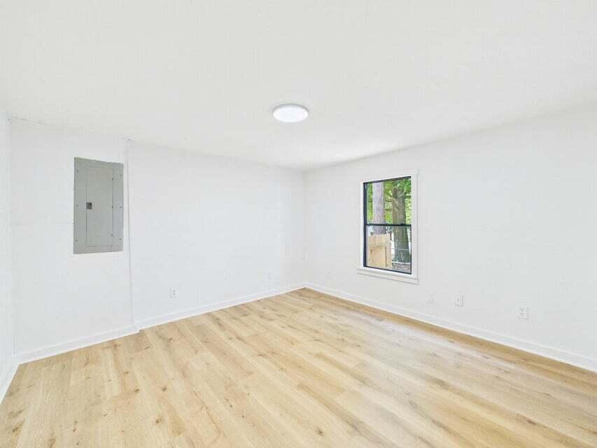 CRESTVIEW - Residential Lease