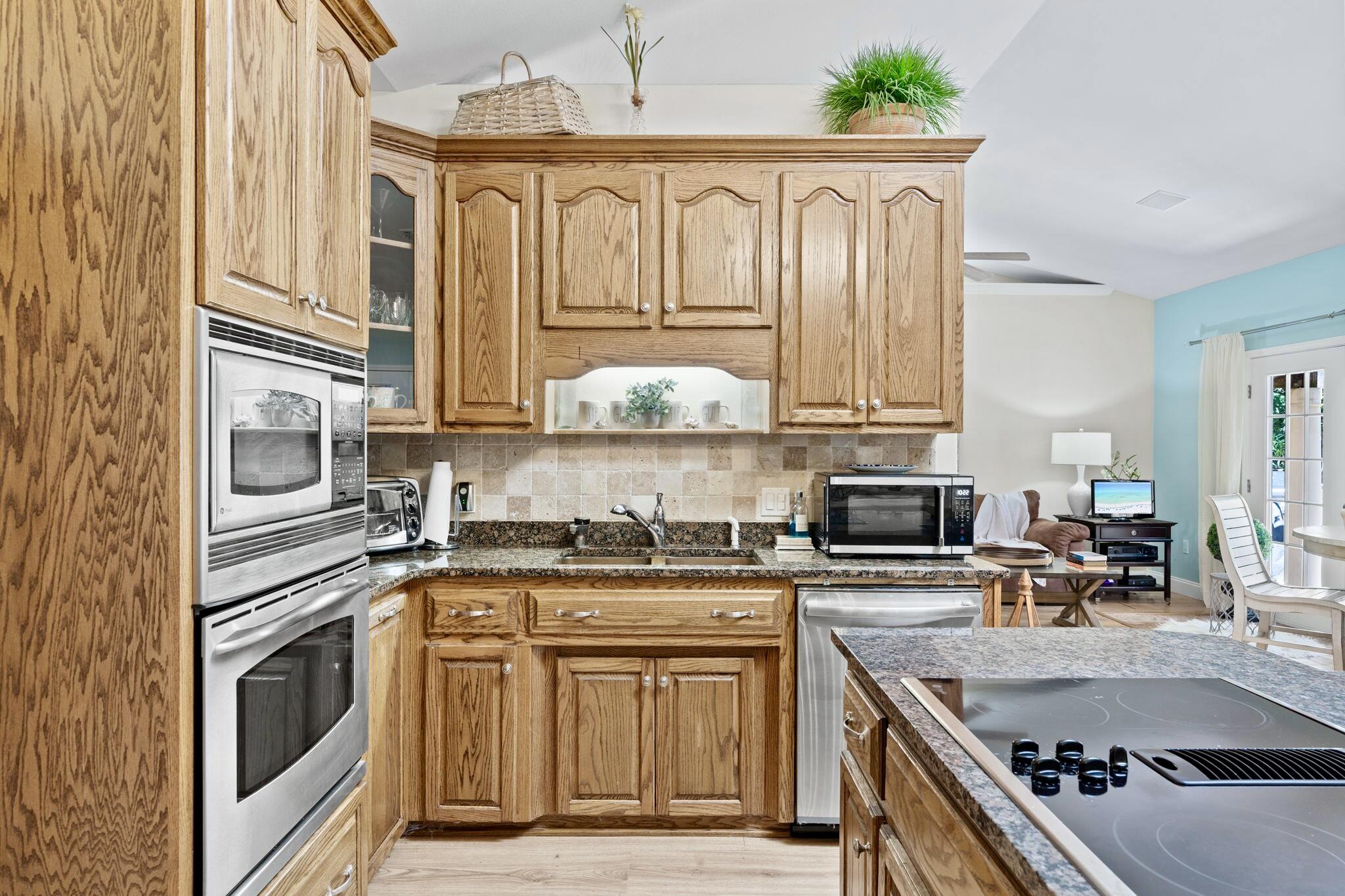 HARBOR OAKS - Residential