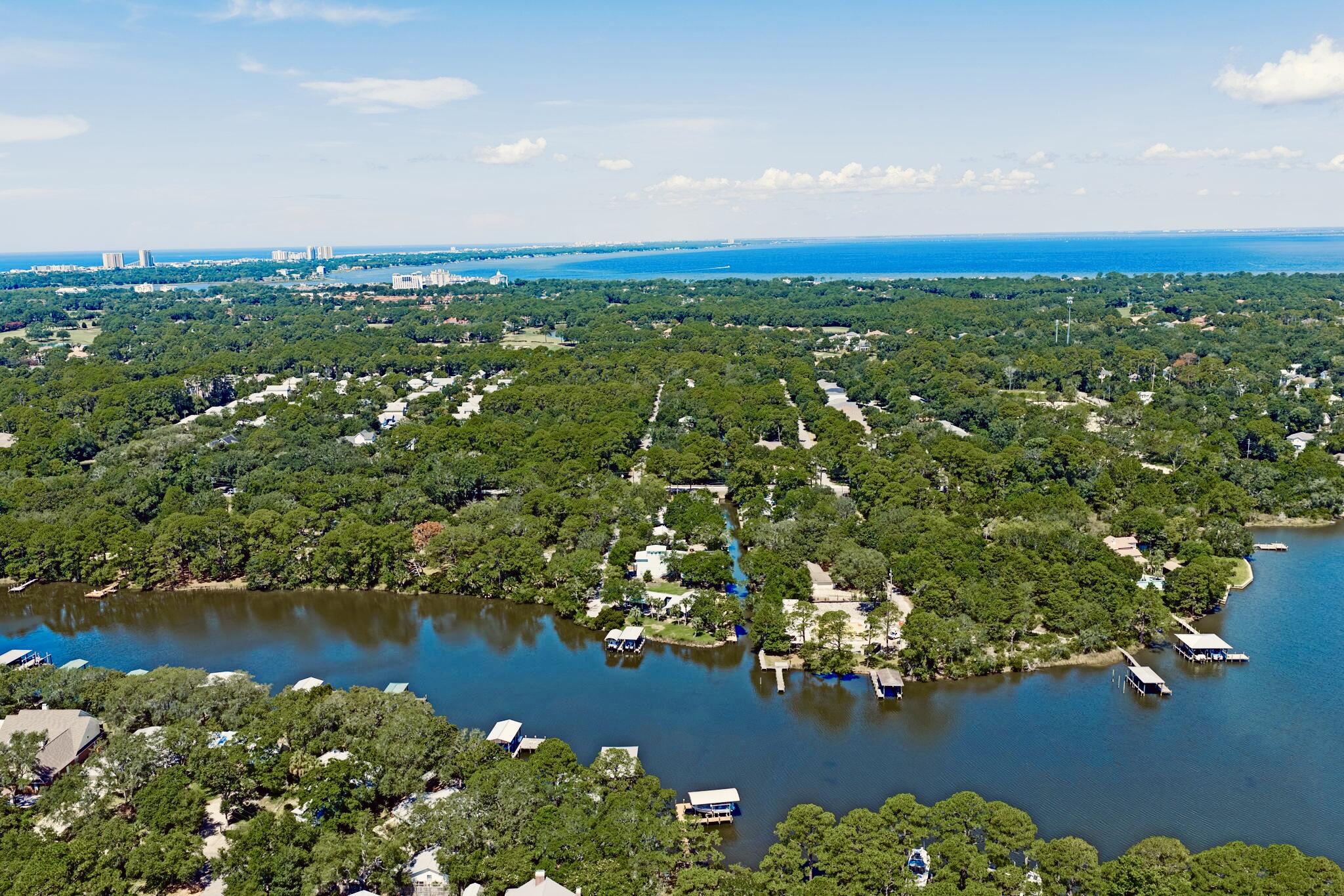 HARBOR OAKS - Residential