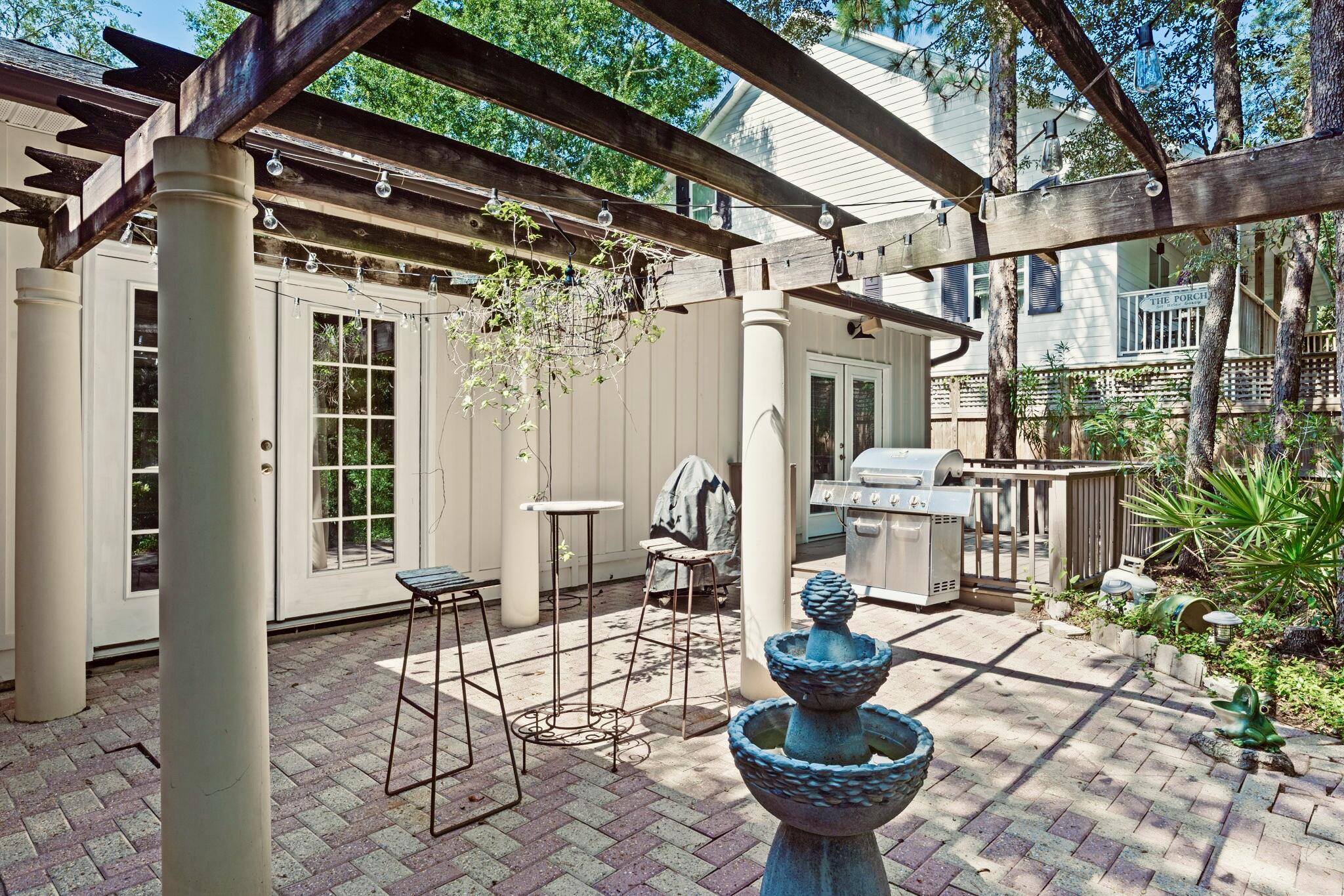 HARBOR OAKS - Residential