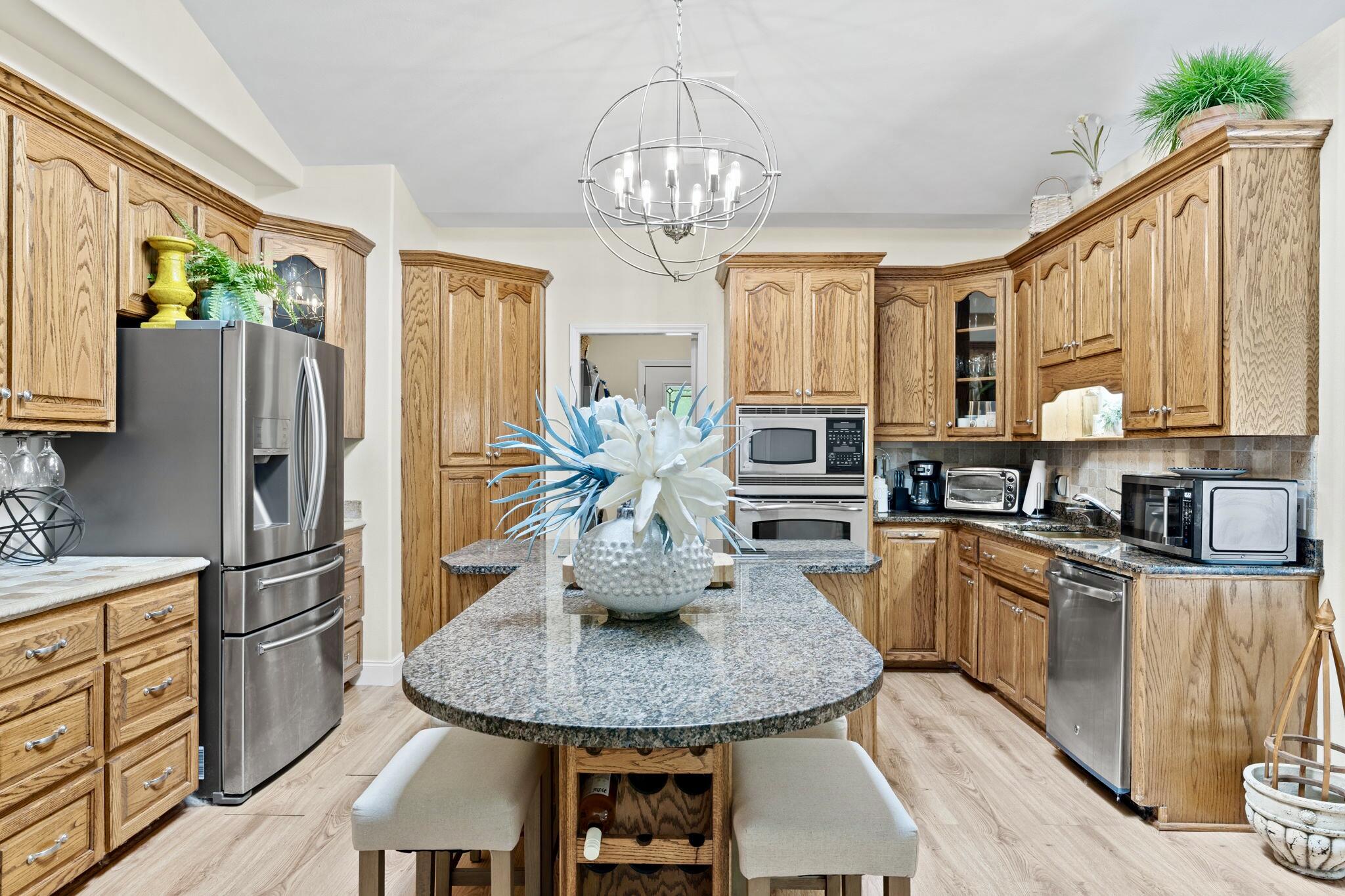 HARBOR OAKS - Residential