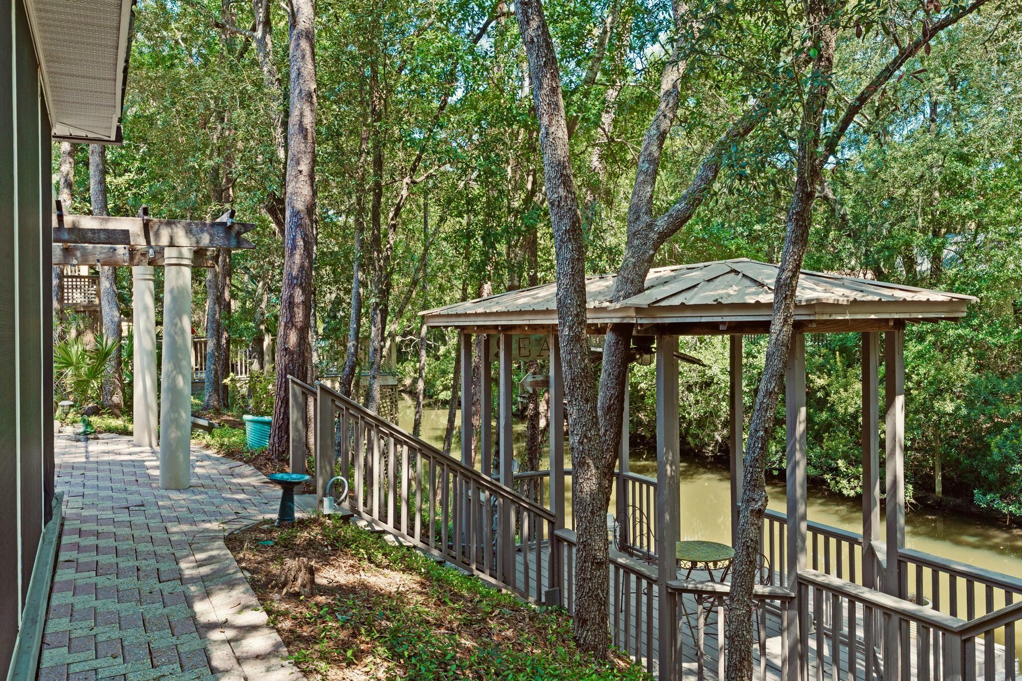 HARBOR OAKS - Residential
