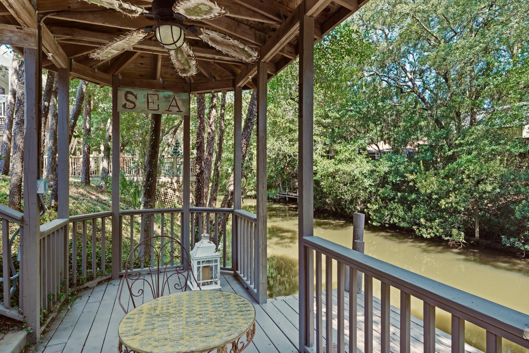 HARBOR OAKS - Residential