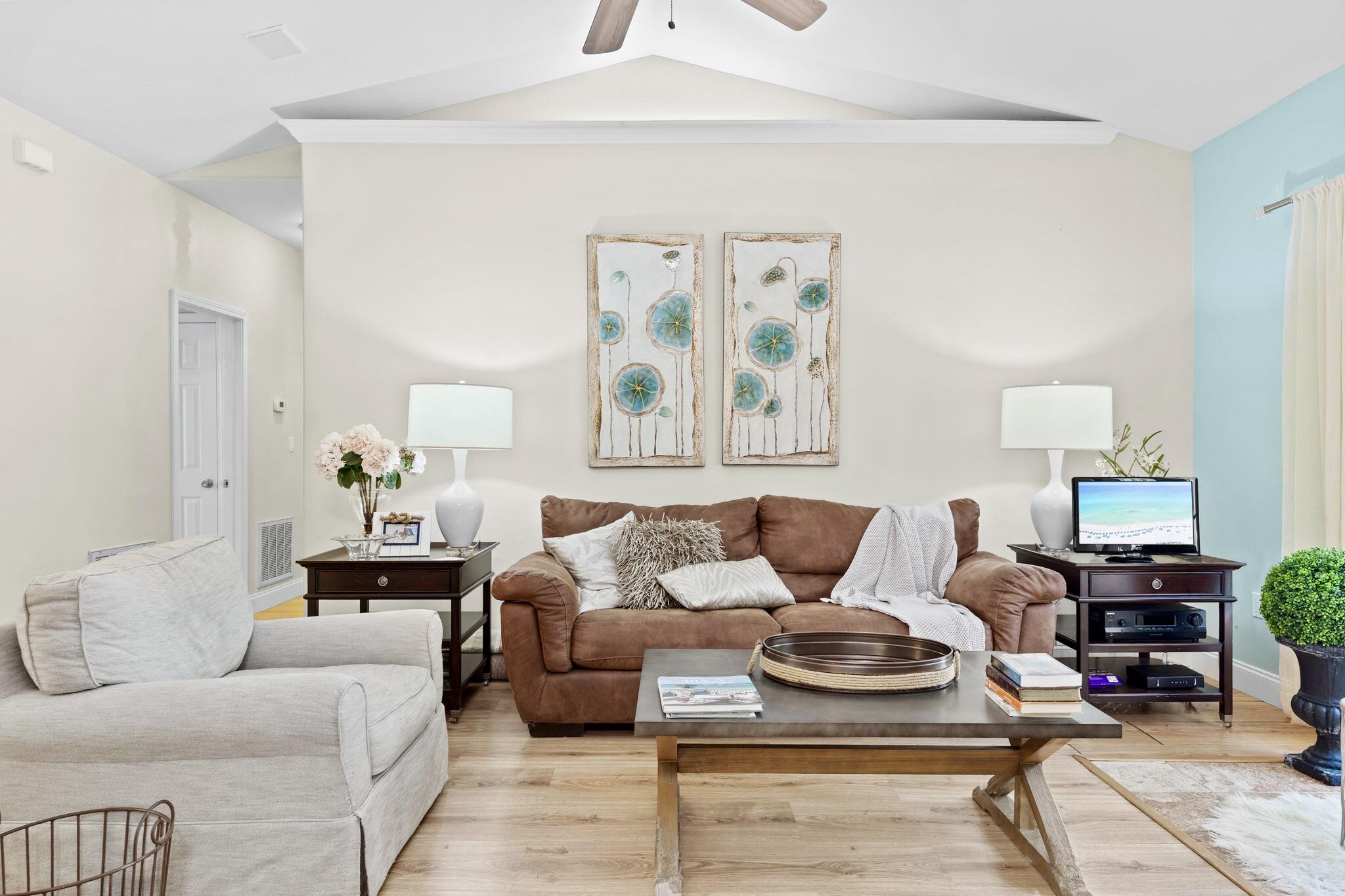 HARBOR OAKS - Residential
