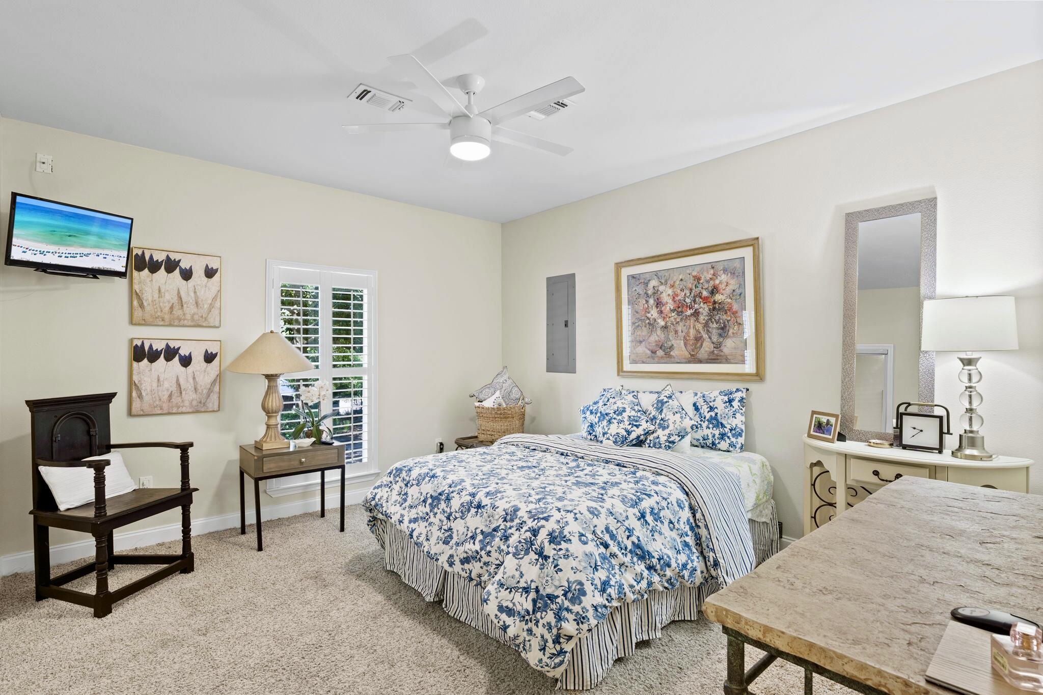 HARBOR OAKS - Residential