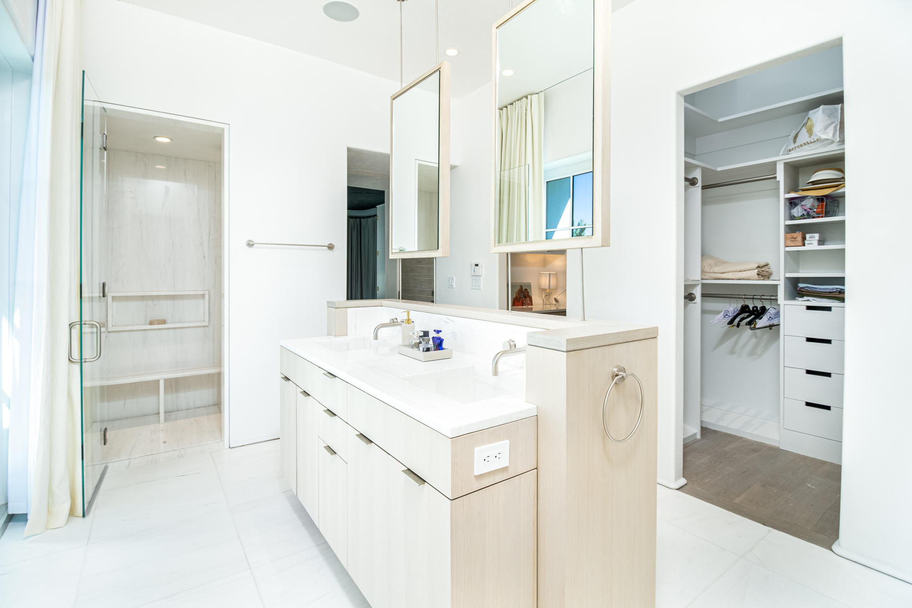 ALYS BEACH - Residential