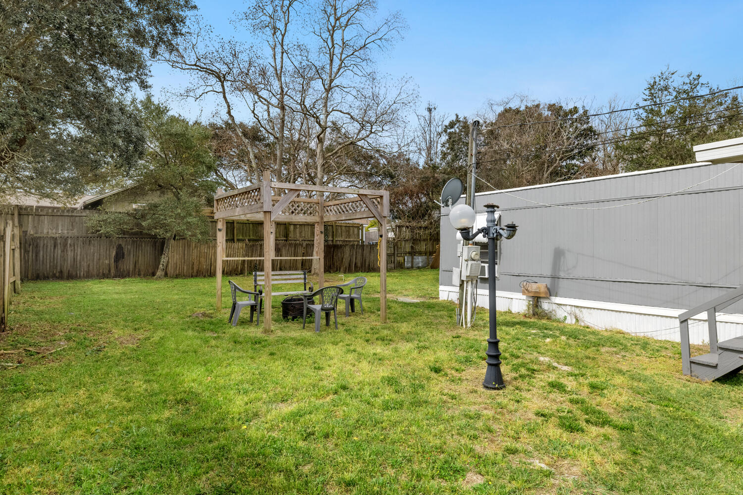 CRESTVIEW HEIGHTS 1ST ADDN - Residential