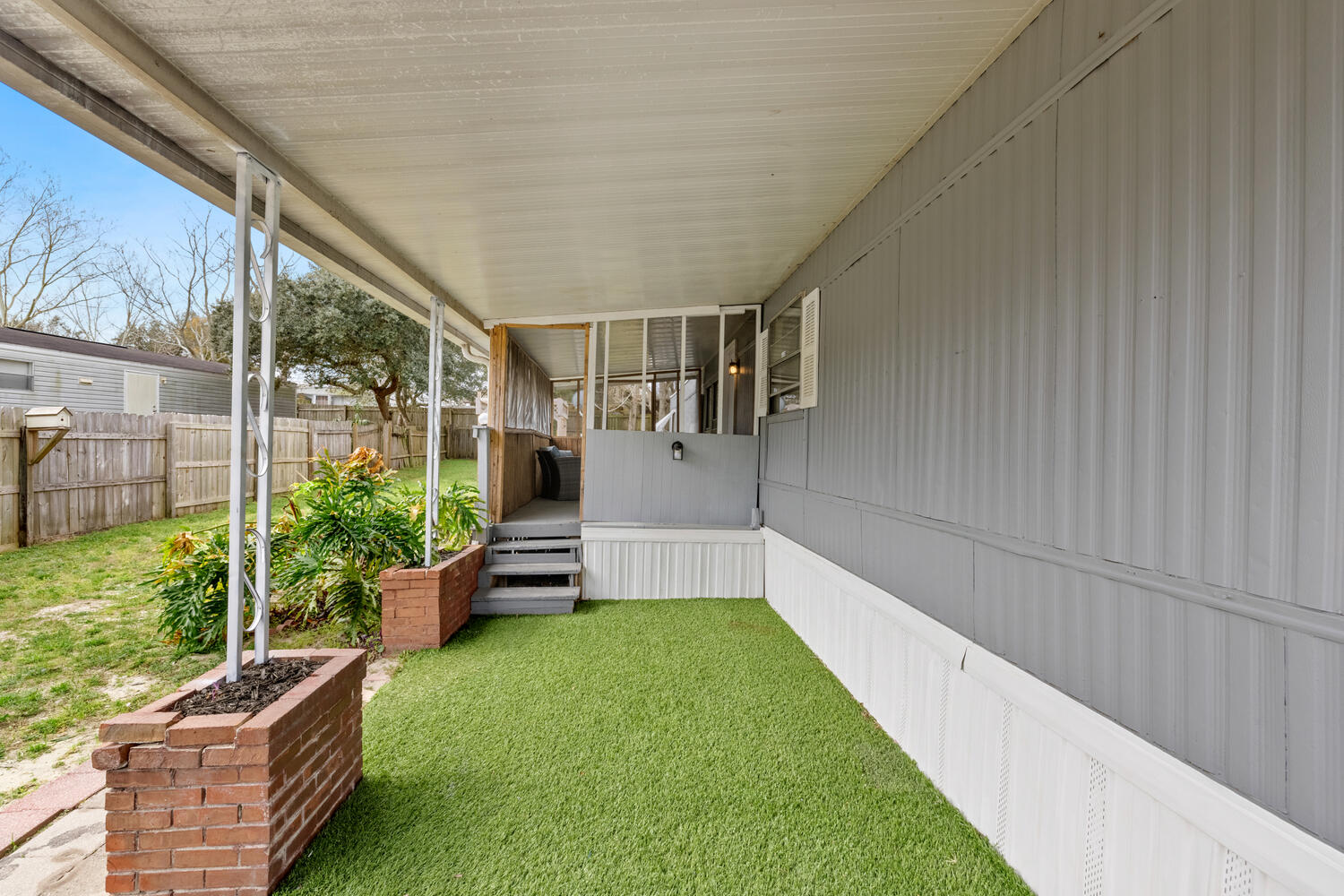 CRESTVIEW HEIGHTS 1ST ADDN - Residential