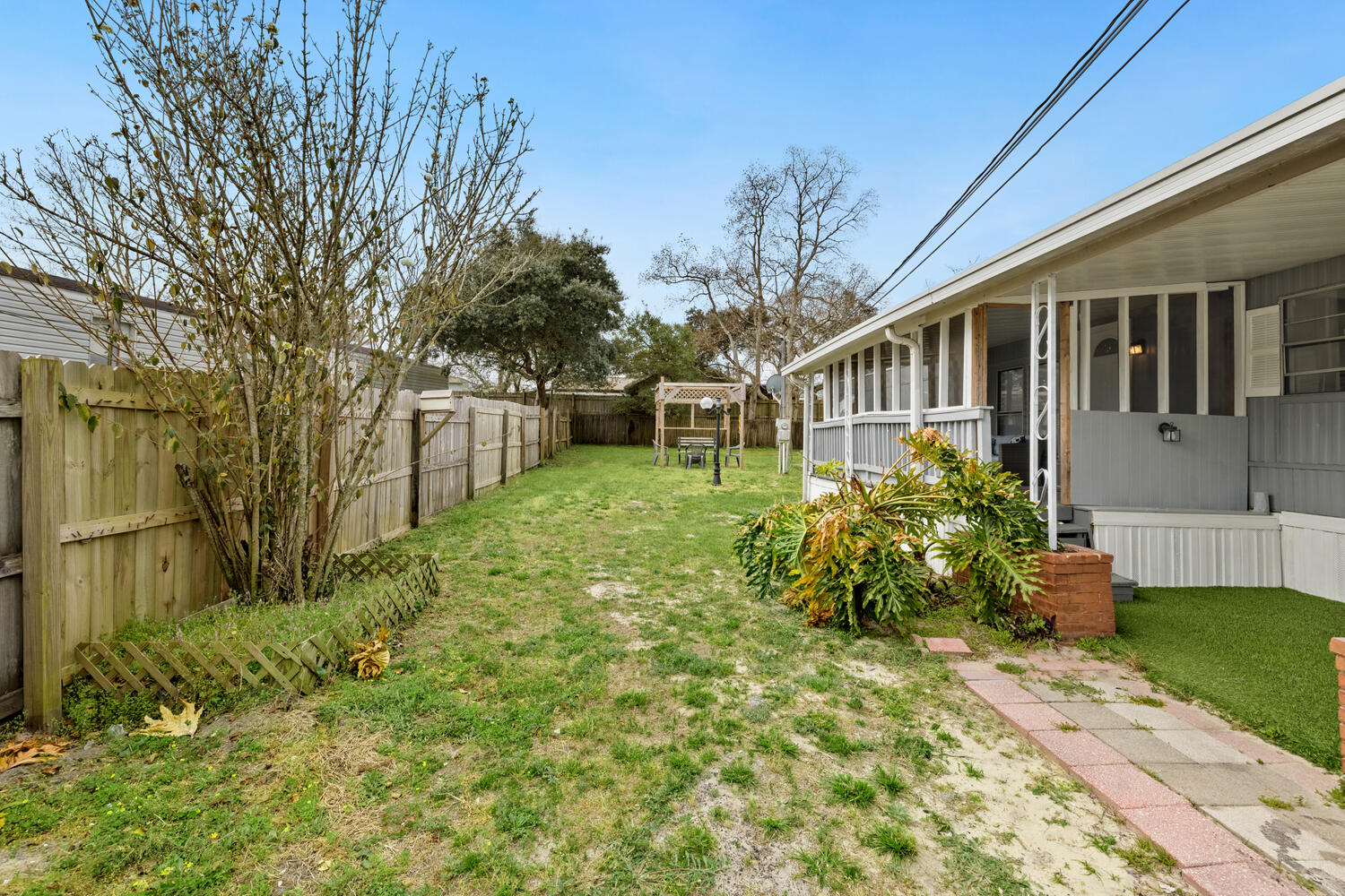 CRESTVIEW HEIGHTS 1ST ADDN - Residential