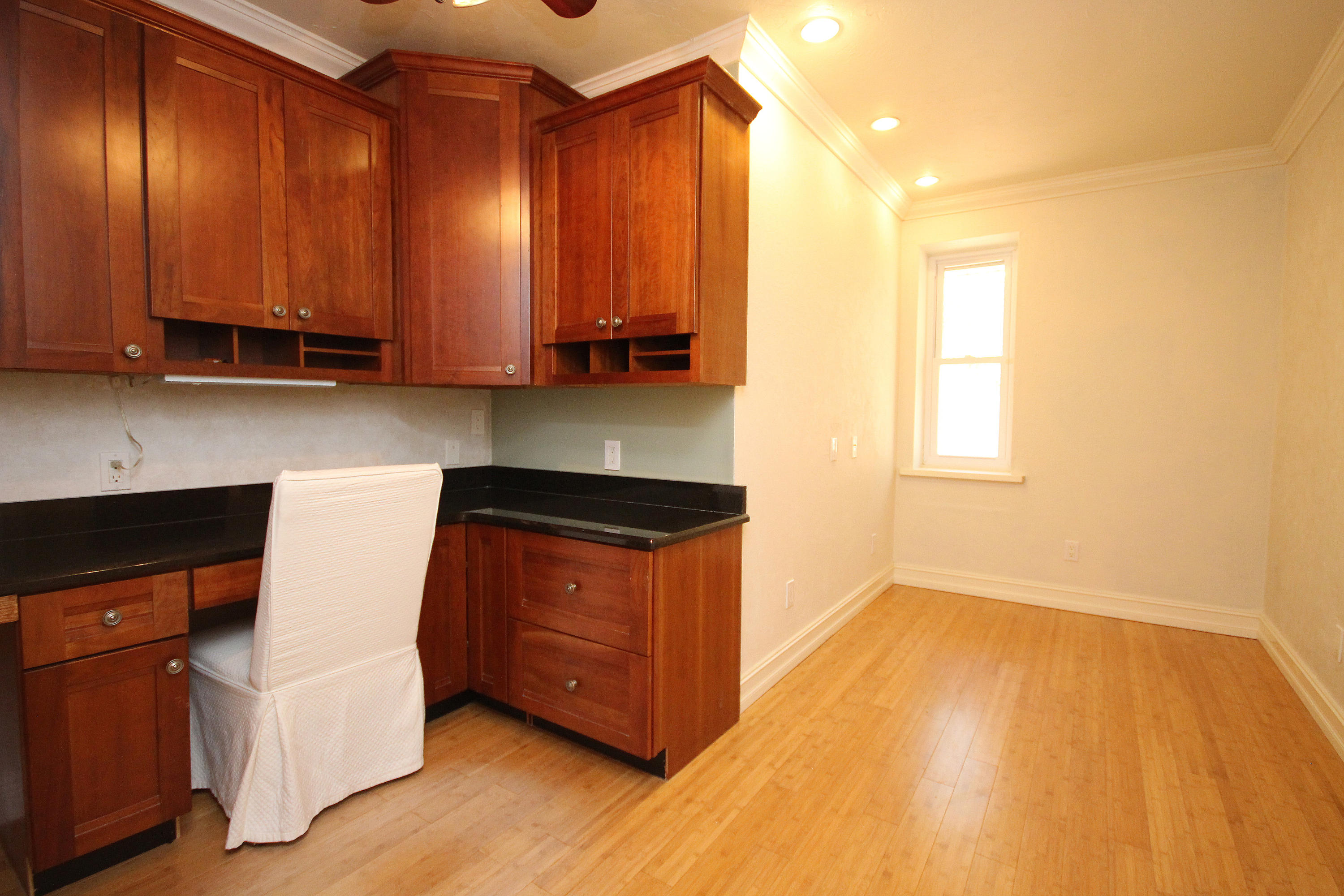 WHISPERING OAKS - Residential