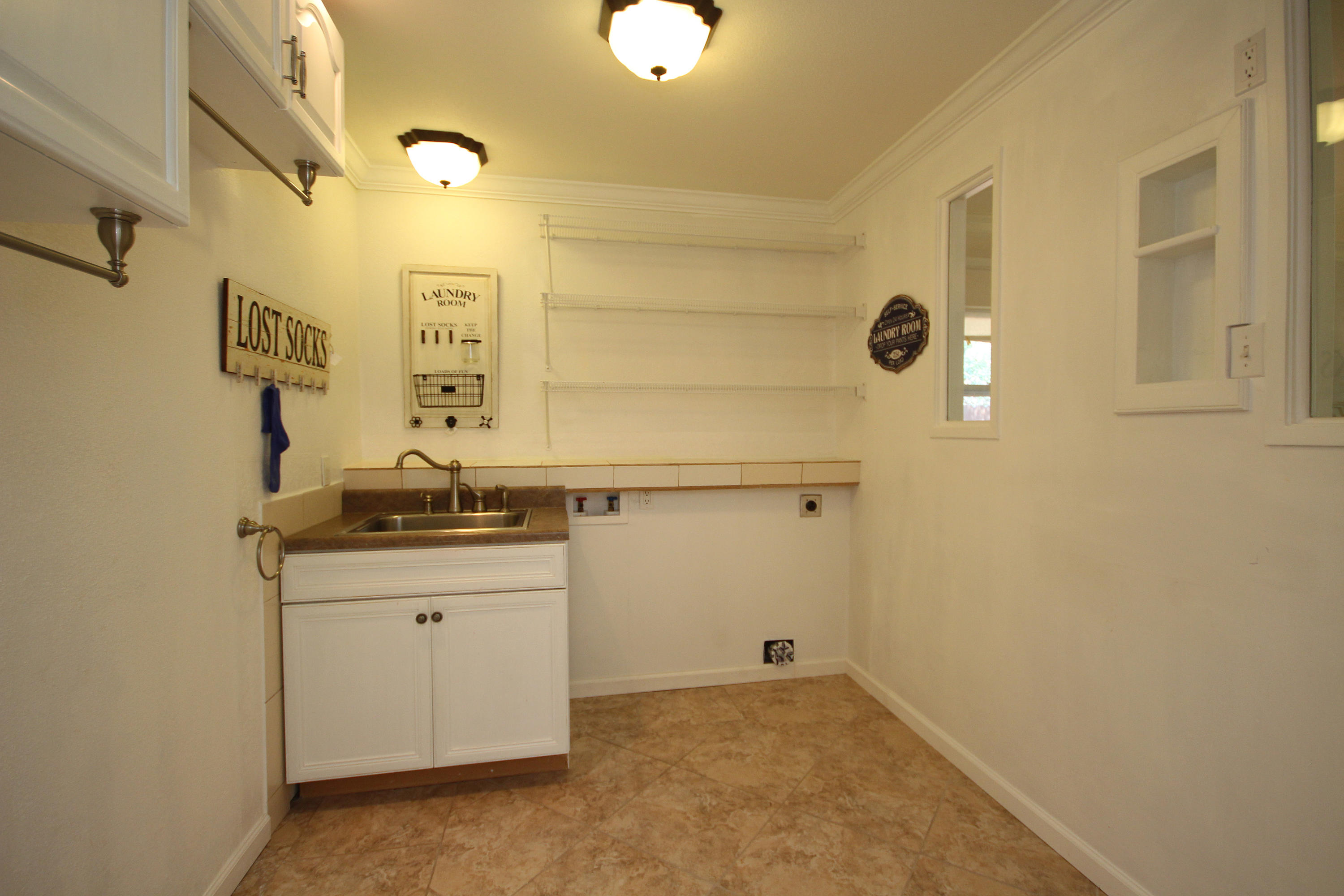 WHISPERING OAKS - Residential