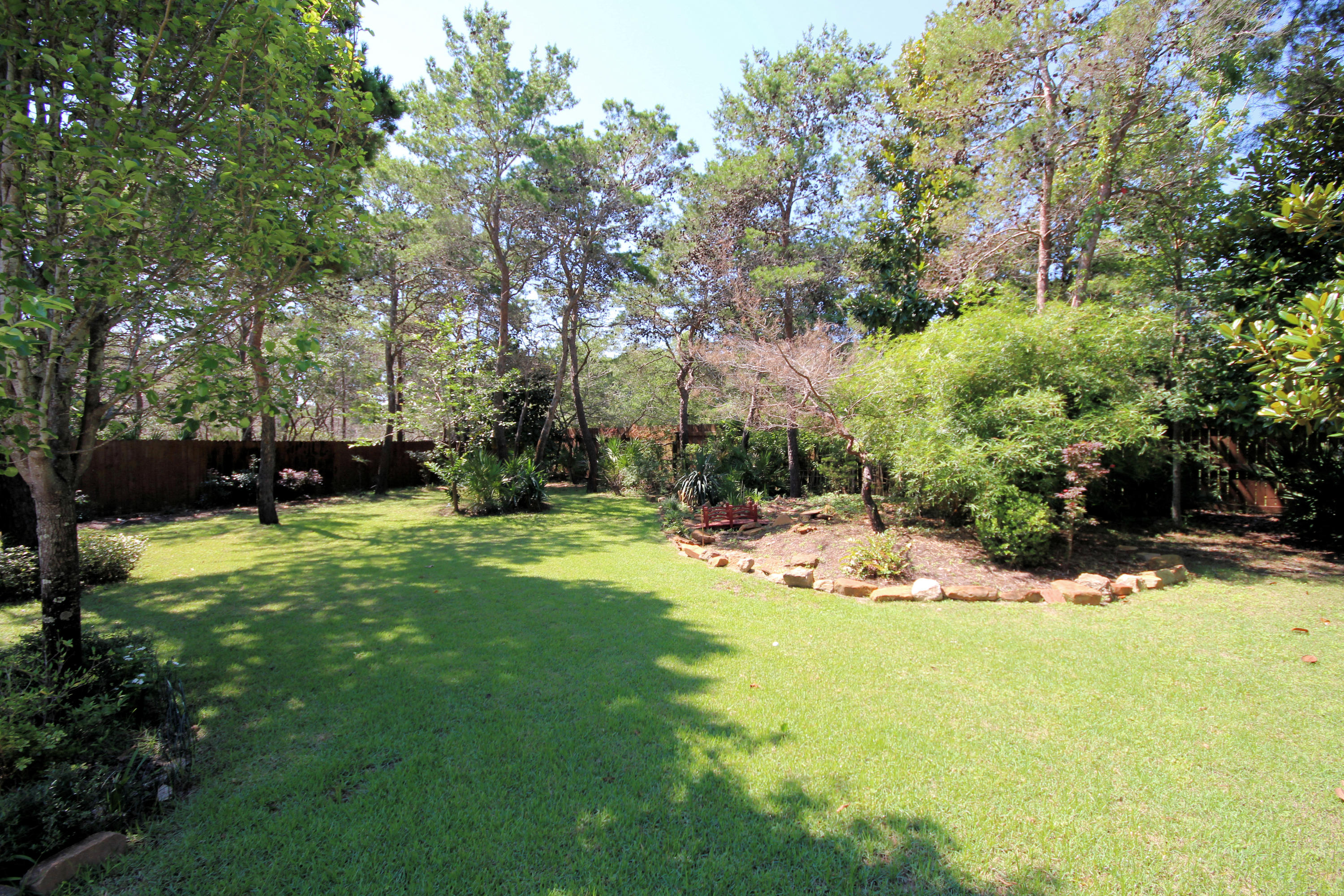 WHISPERING OAKS - Residential