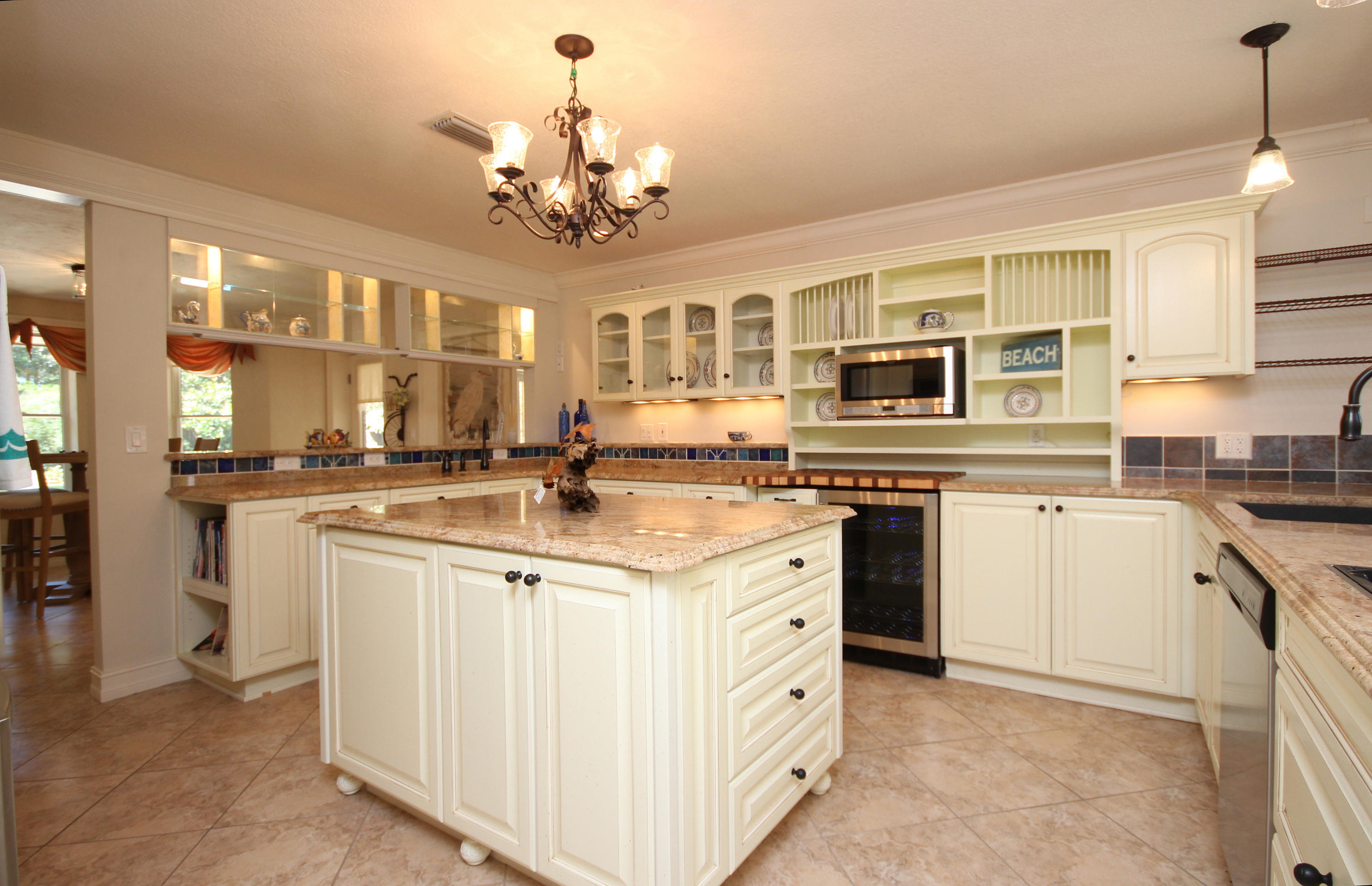 WHISPERING OAKS - Residential