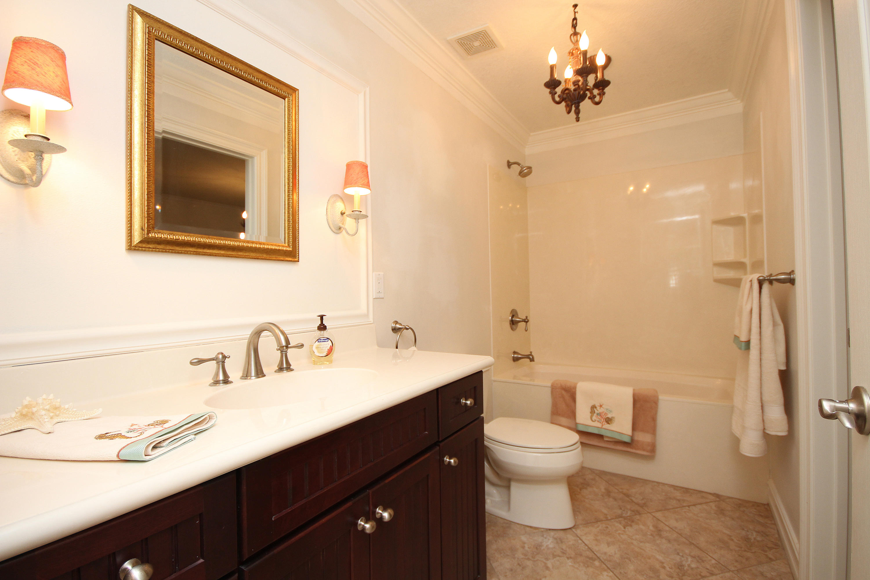 WHISPERING OAKS - Residential