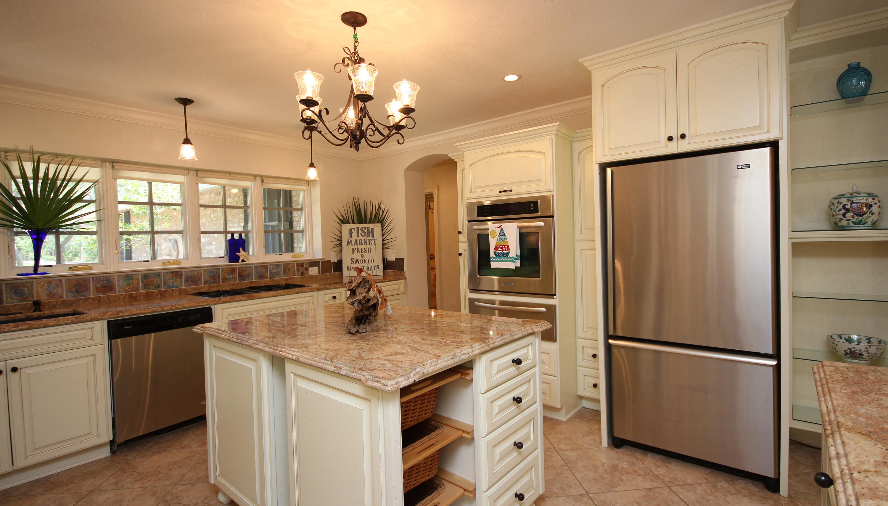 WHISPERING OAKS - Residential