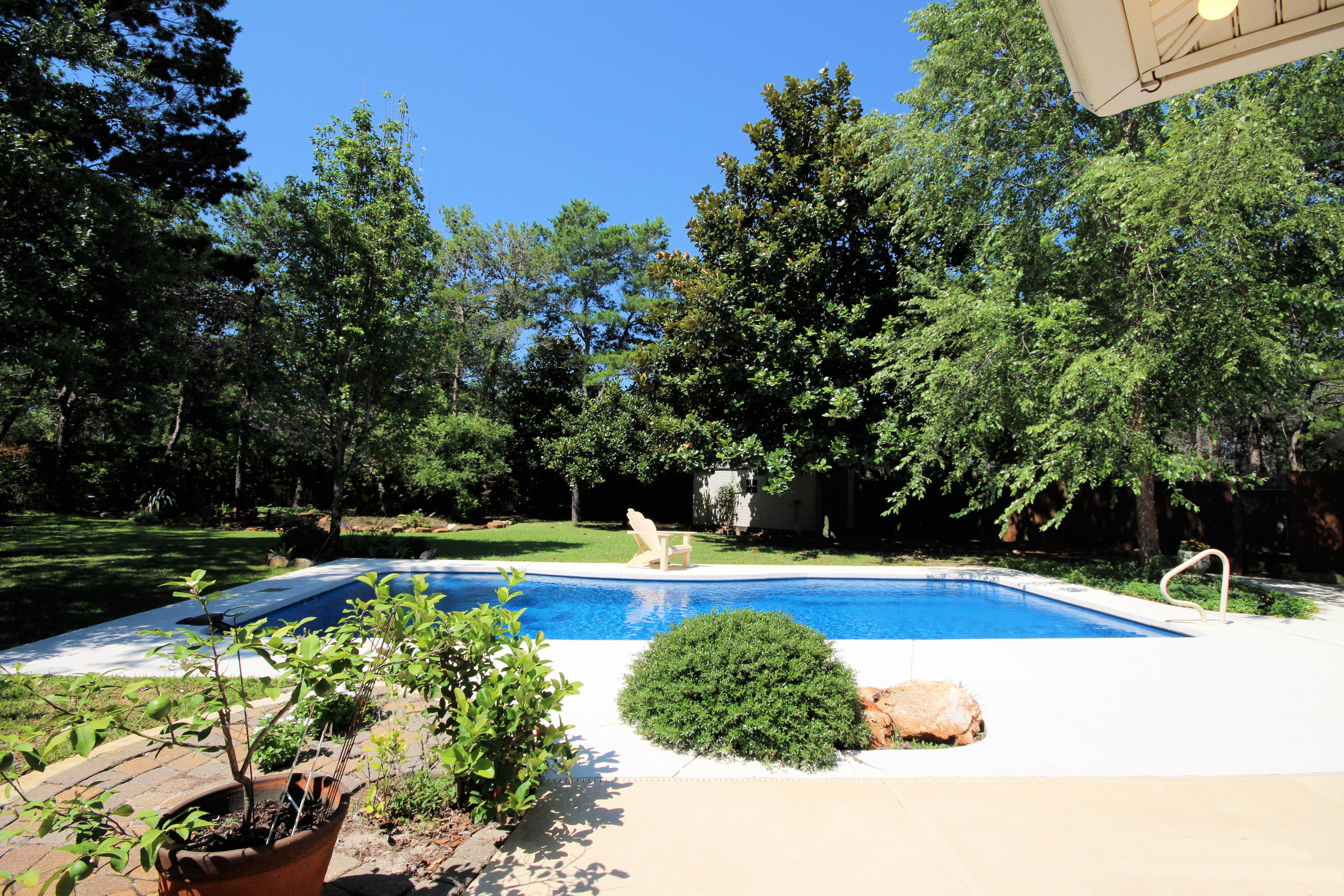 WHISPERING OAKS - Residential