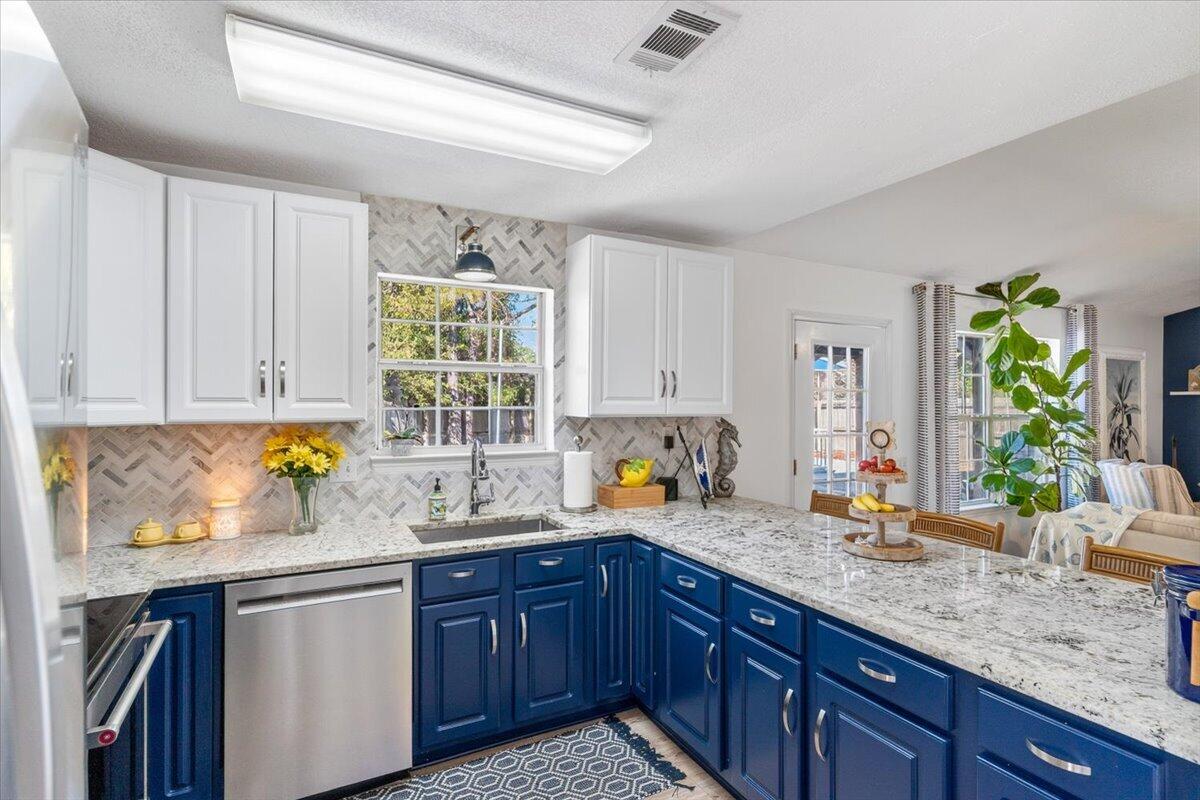 SHADOW LAKES - Residential