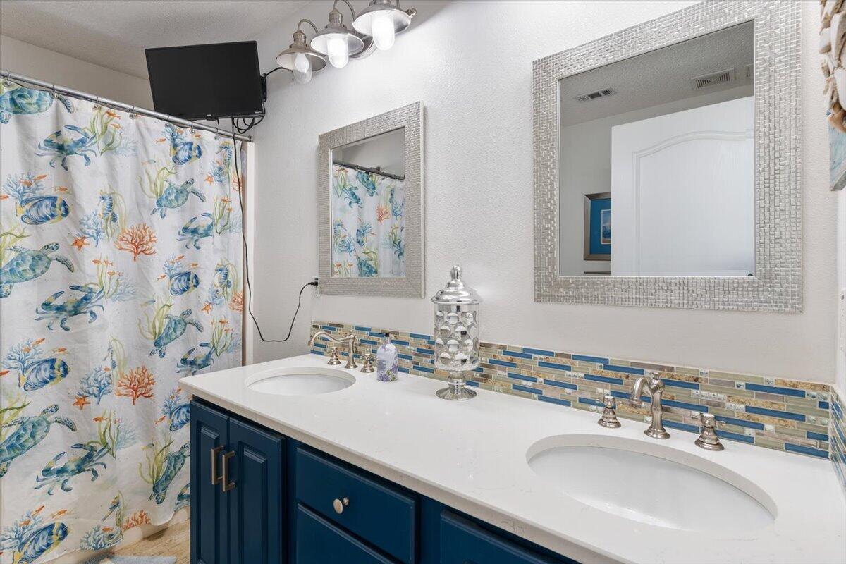 SHADOW LAKES - Residential