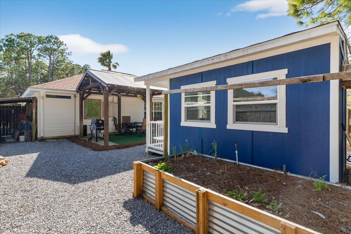 SHADOW LAKES - Residential