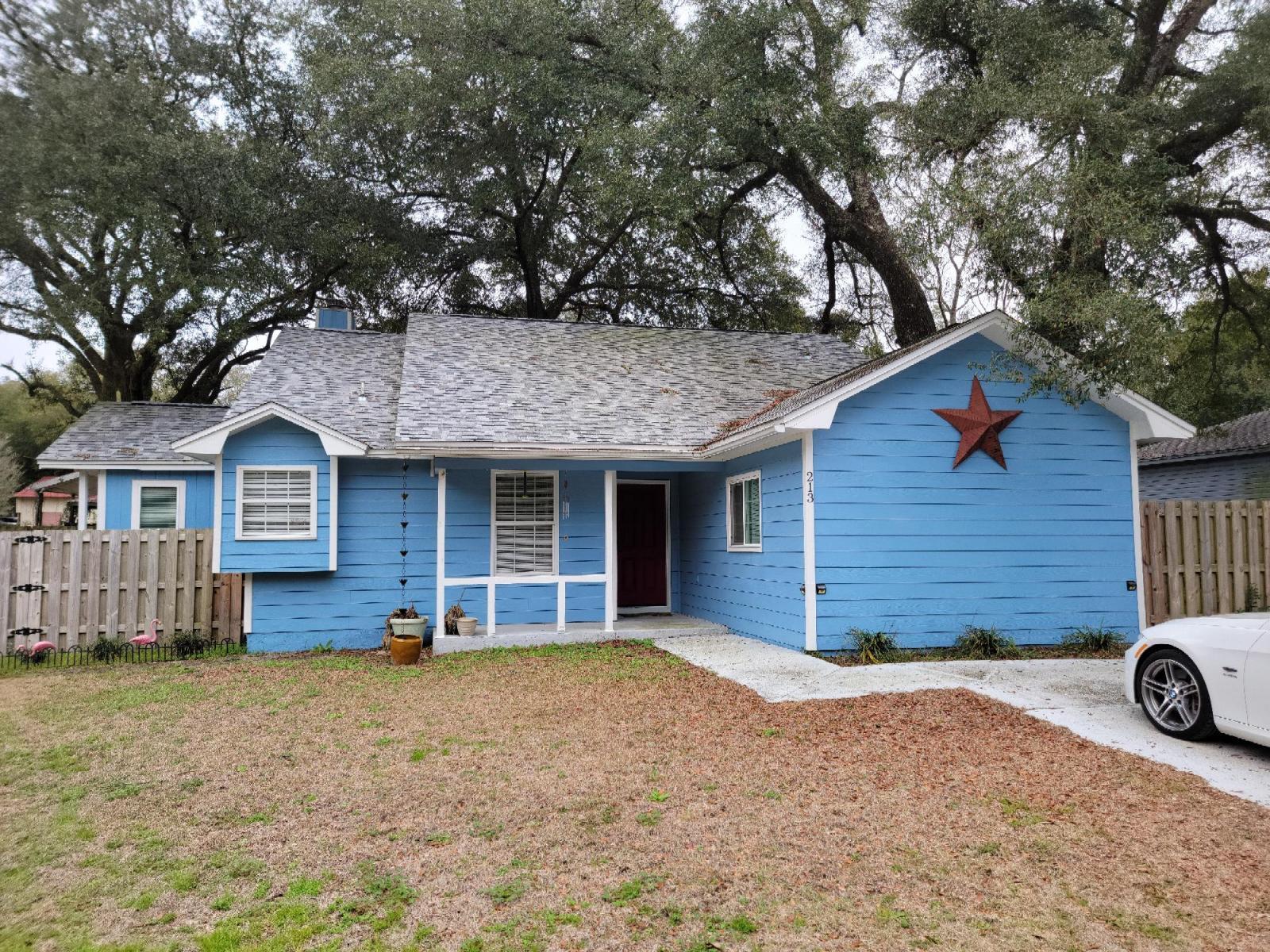 Great home in Niceville! 3 Bedrooms and 2 full baths plus a bonus room/office gives you plenty of room. This home has been completely remodeled, New kitchen with island and all new appliances, Family room, Dining room and a large laundry room. The bonus room can be used for an office, guest room or whatever you need. There is also a large new workshop/storage shed to make up for a lack of a garage.