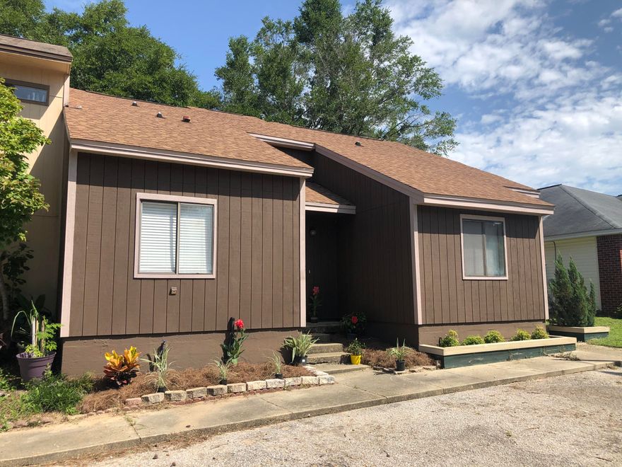 Location, location, location! A must see townhouse in the CENTER of Niceville. NEW paint, NEW appliances, NEW carpet.  Large living room, kitchen, bathroom and guest bedroom on the first floor. Master suite located separately on the second floor. Great first home or rental property opportunity! Call us now!