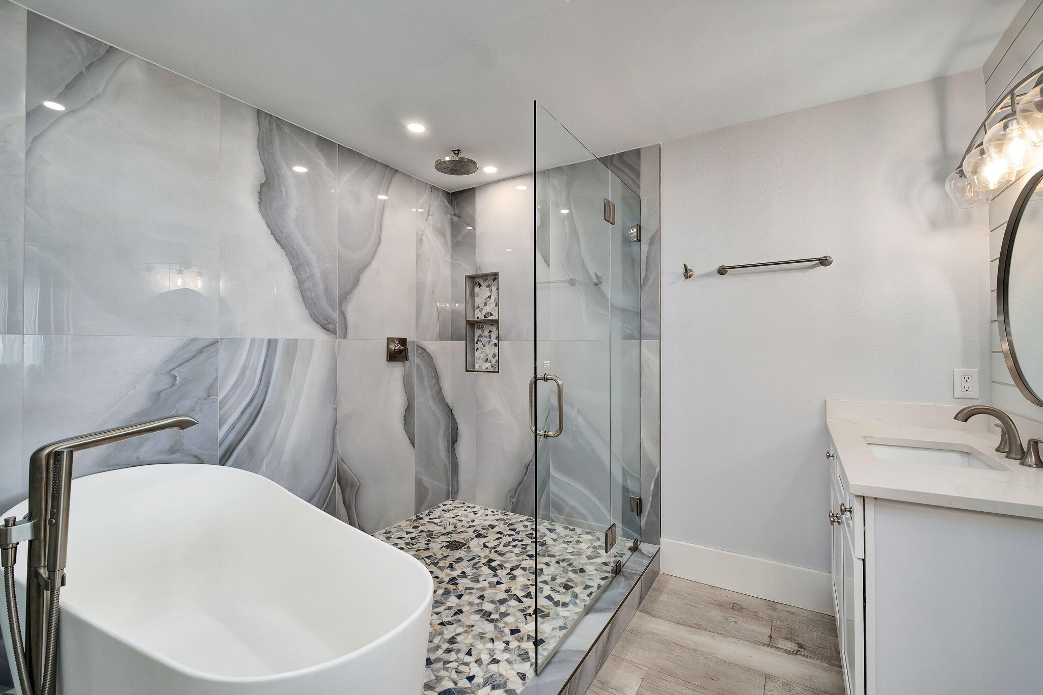 INN AT BLUE MOUNTAIN BEACH - Residential