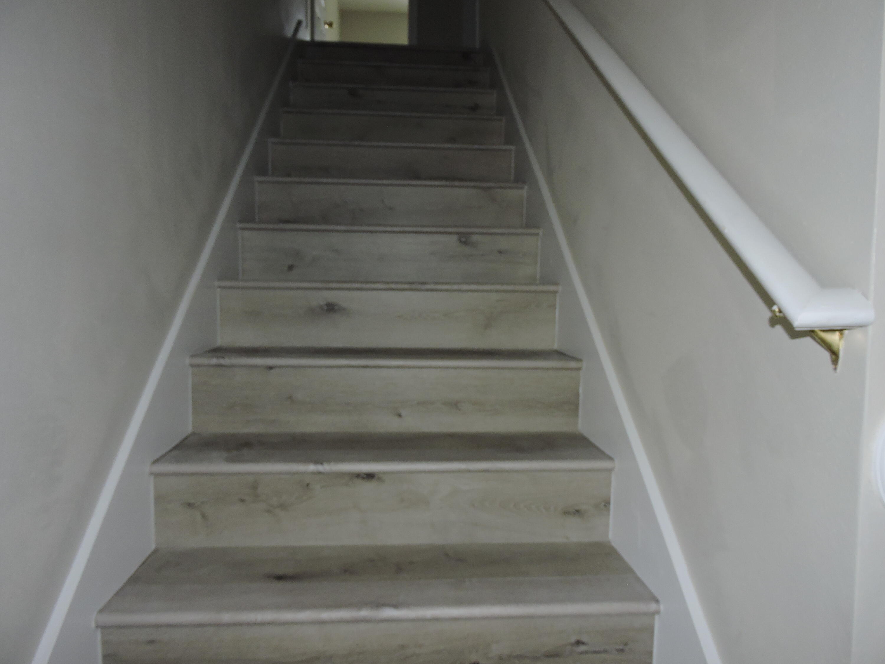 ROLLING PINES - Residential Lease