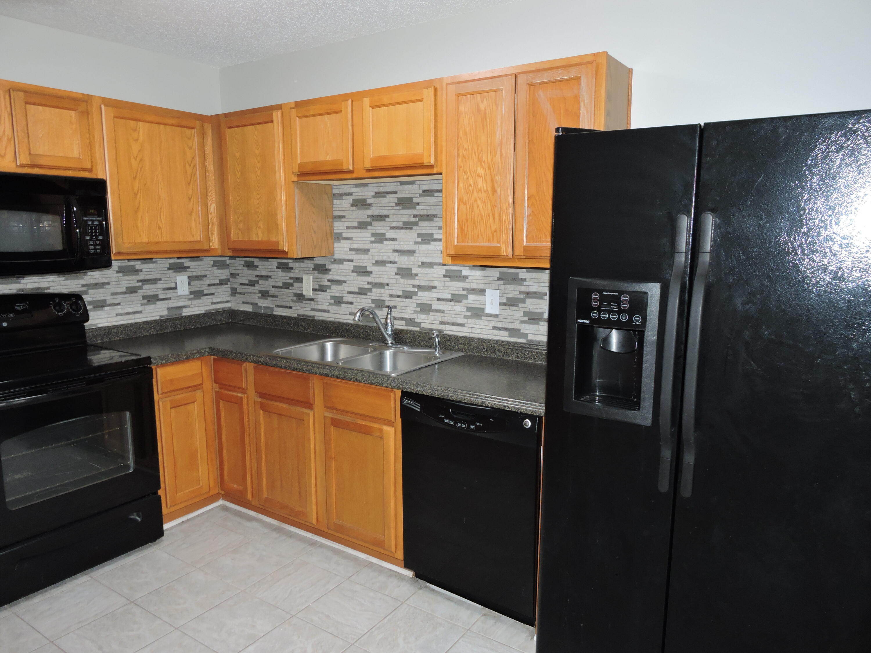 ROLLING PINES - Residential Lease