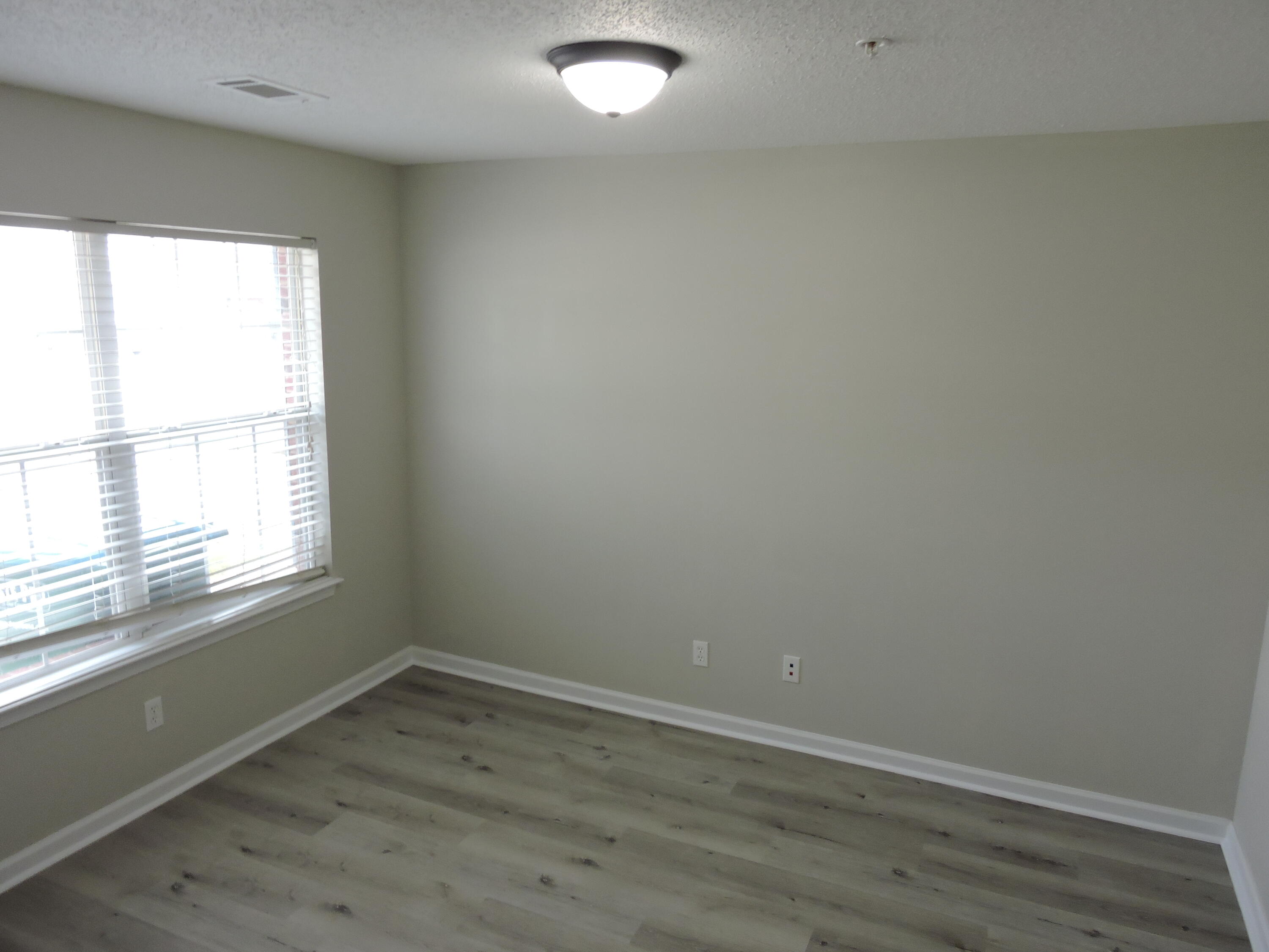 ROLLING PINES - Residential Lease