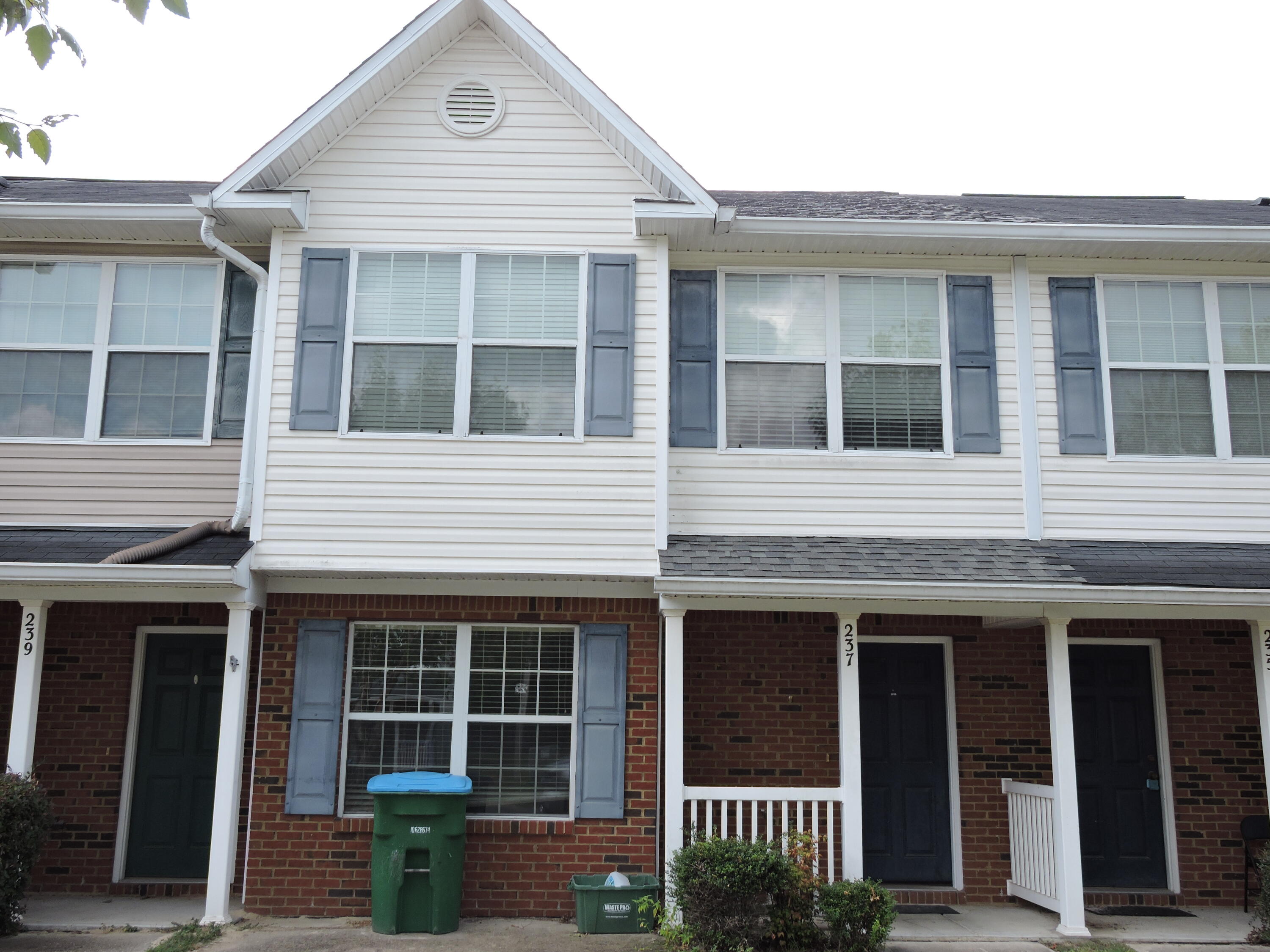 ROLLING PINES - Residential Lease