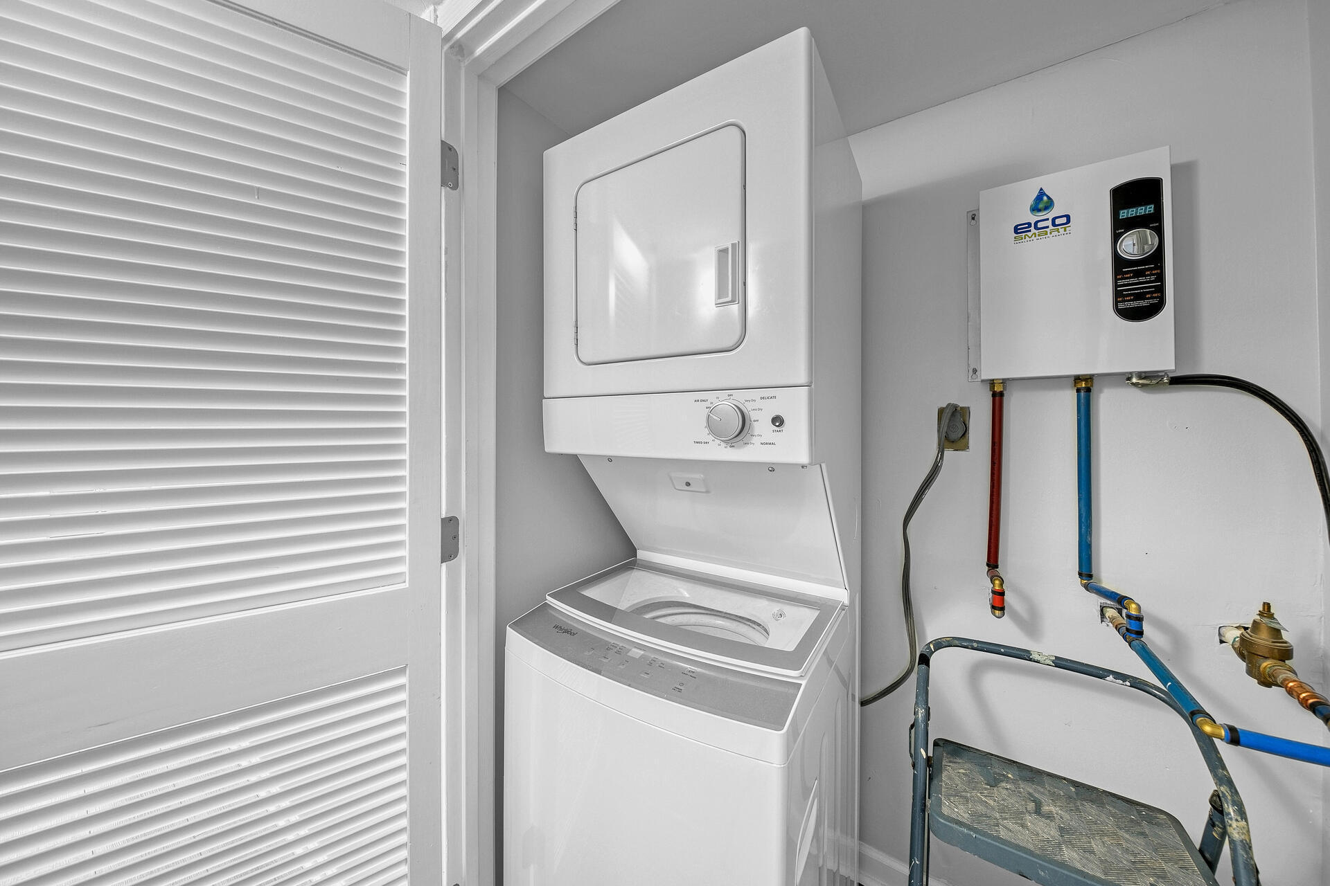 MAINSAIL CONDO PH 5 - Residential