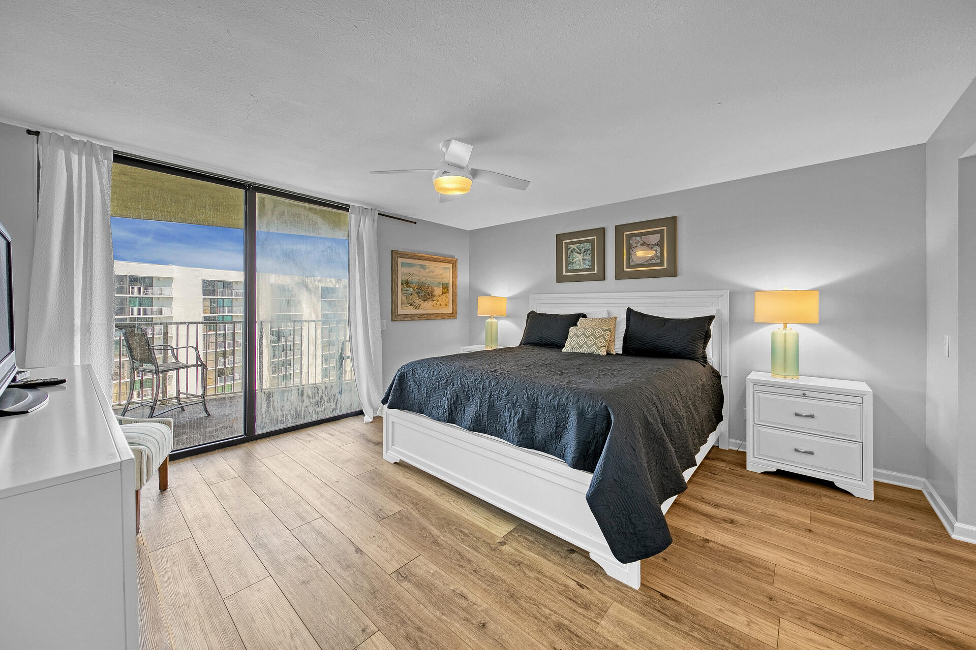 MAINSAIL CONDO PH 5 - Residential