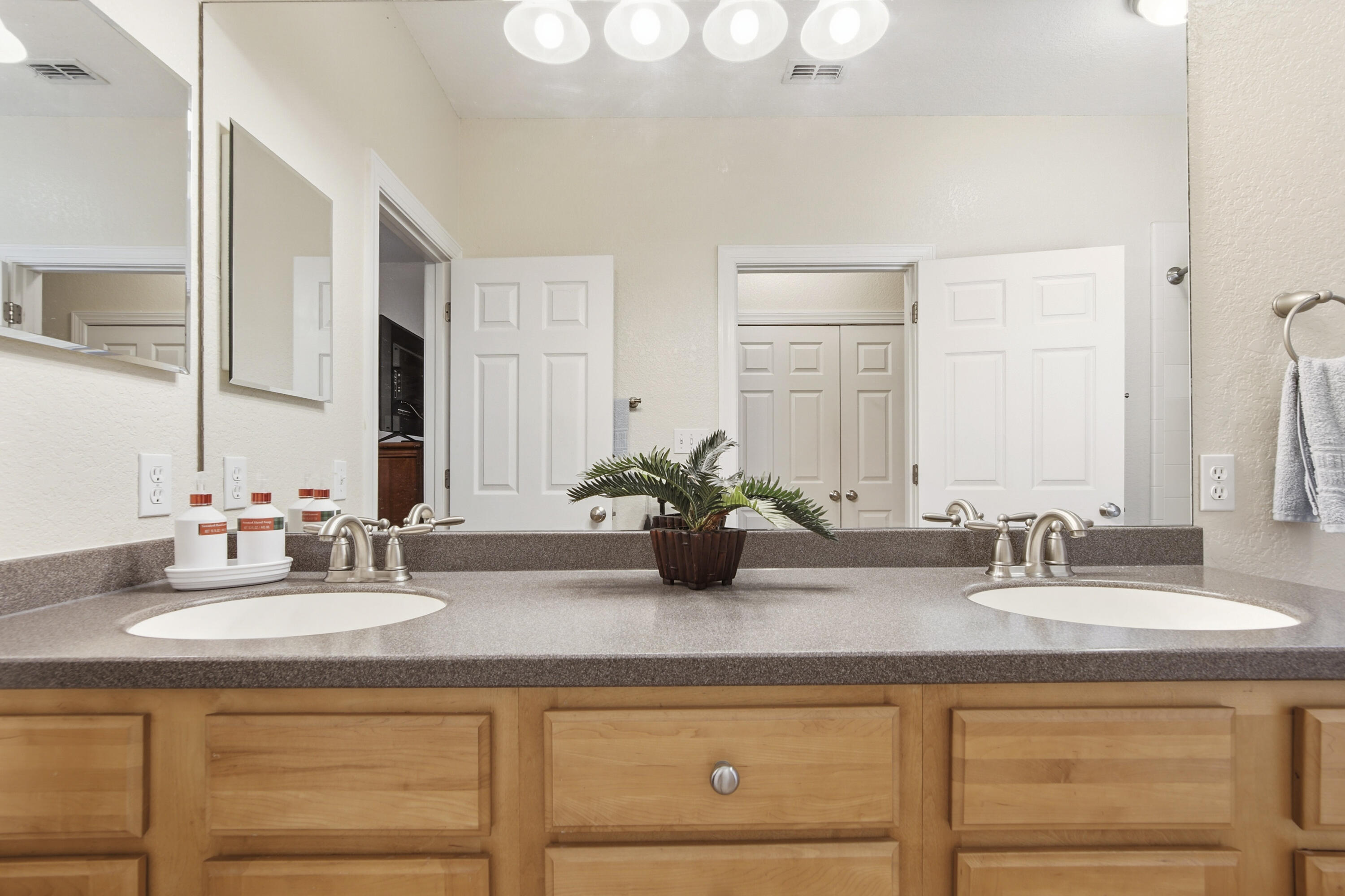 HAMMOCK BAY - Residential